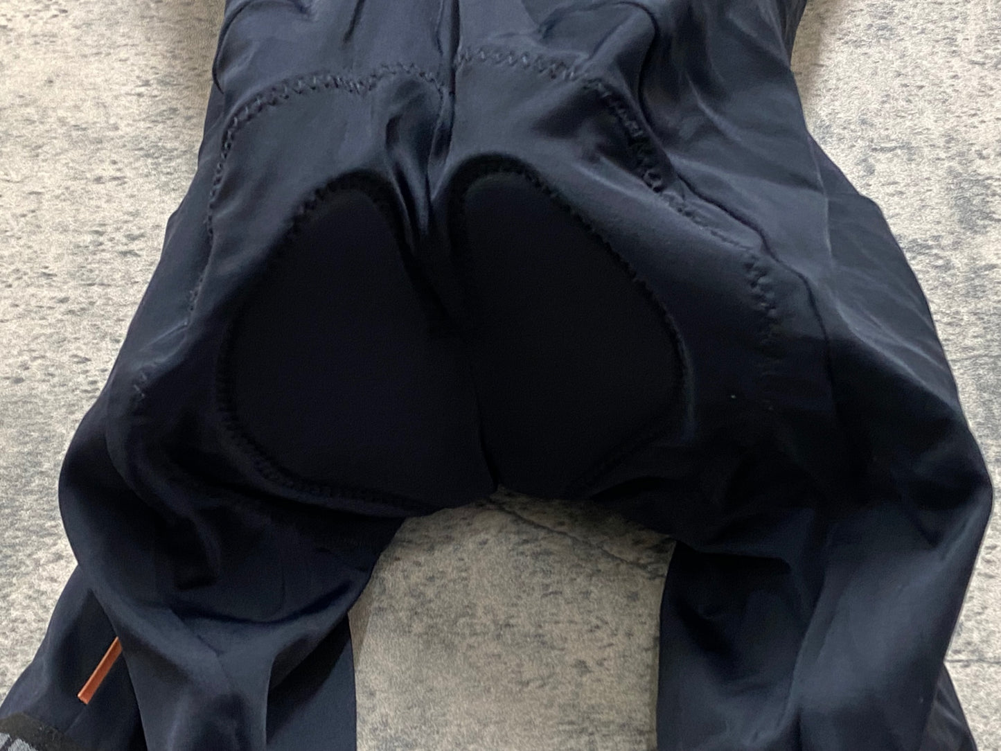 IY786 アソス assos ビブショーツ 黒 M