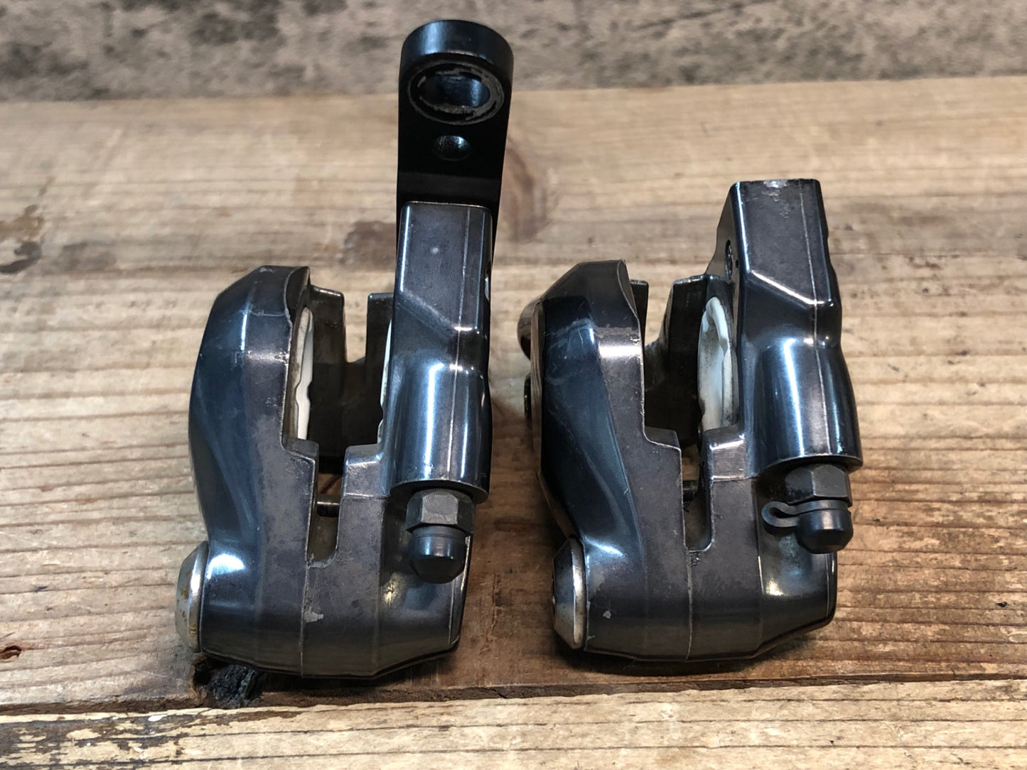 IW417 シマノ SHIMANO GRX BR-RX810 ディスクブレーキ キャリパー 前後セット