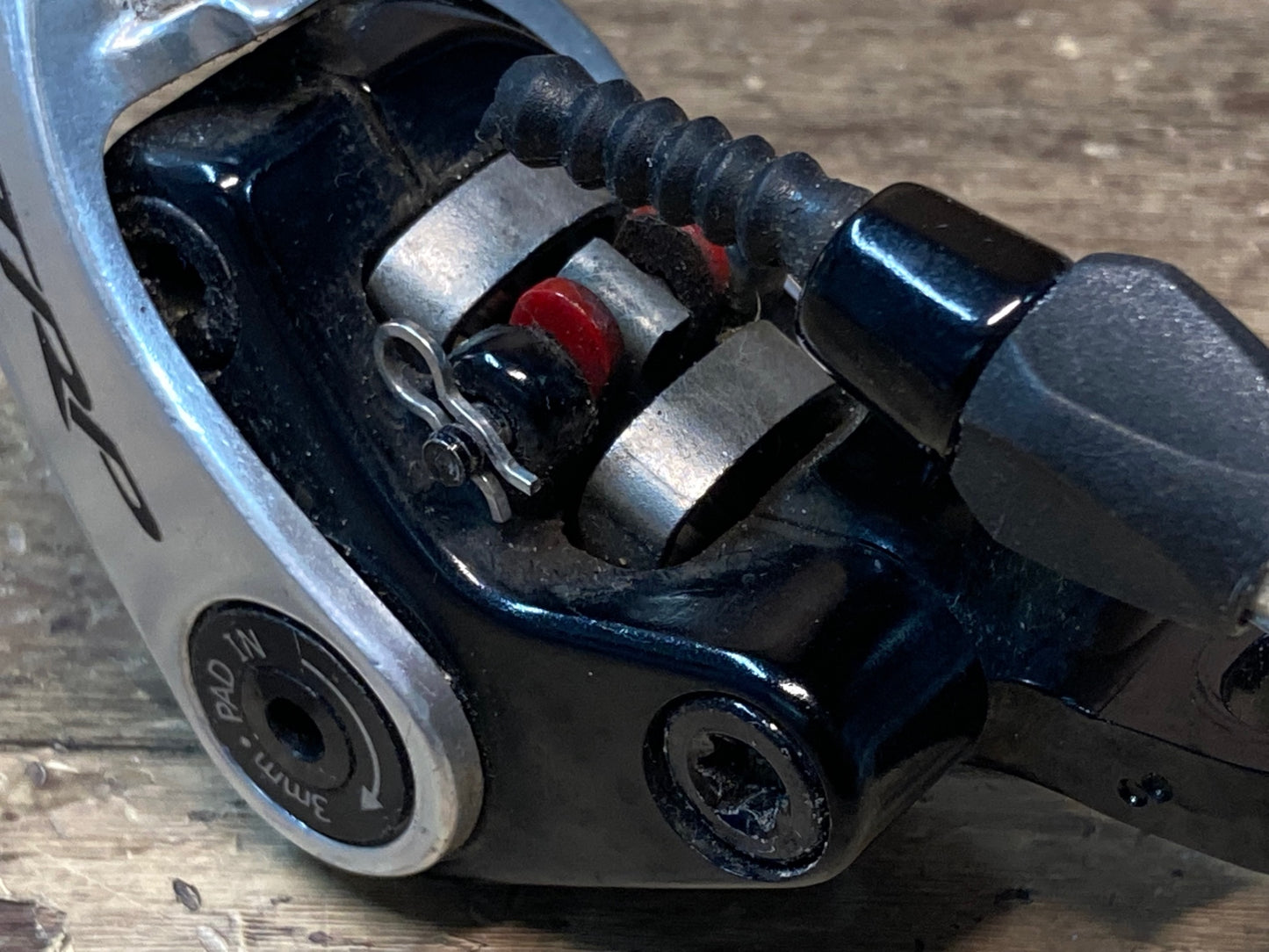 IM385 TRP SPYRE ディスク ブレーキキャリパー フラットマウント