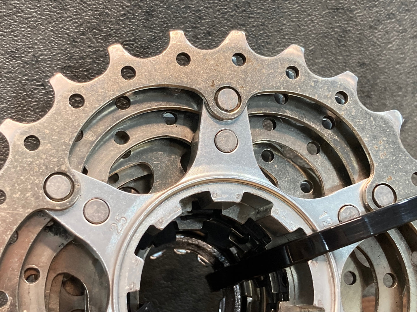 IQ777 シマノ SHIMANO 105 CS-5600 スプロケット 10s 11-25T