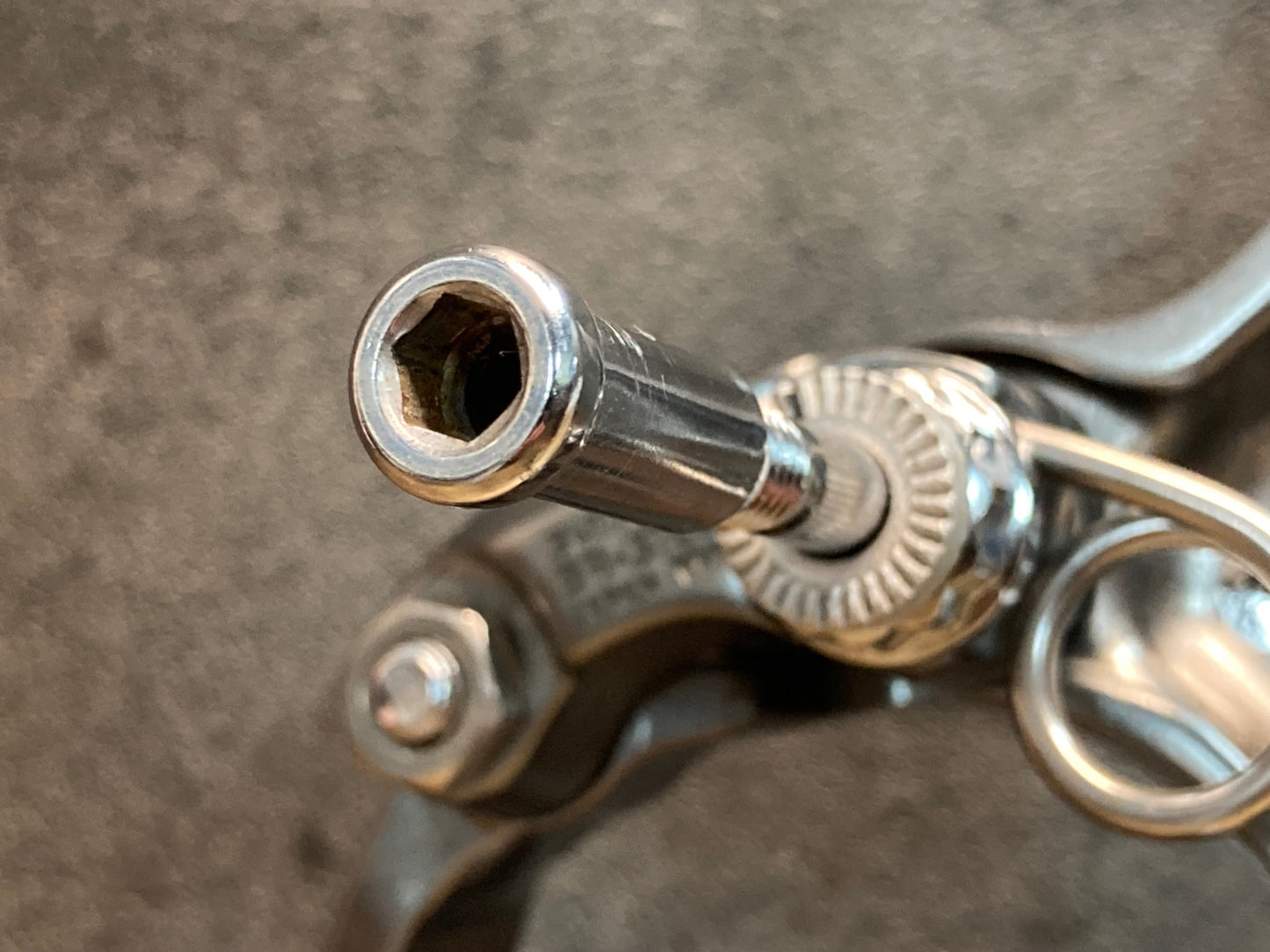 IR502 シマノ SHIMANO 105 BR-5700 キャリパーブレーキ 前後セット シルバー