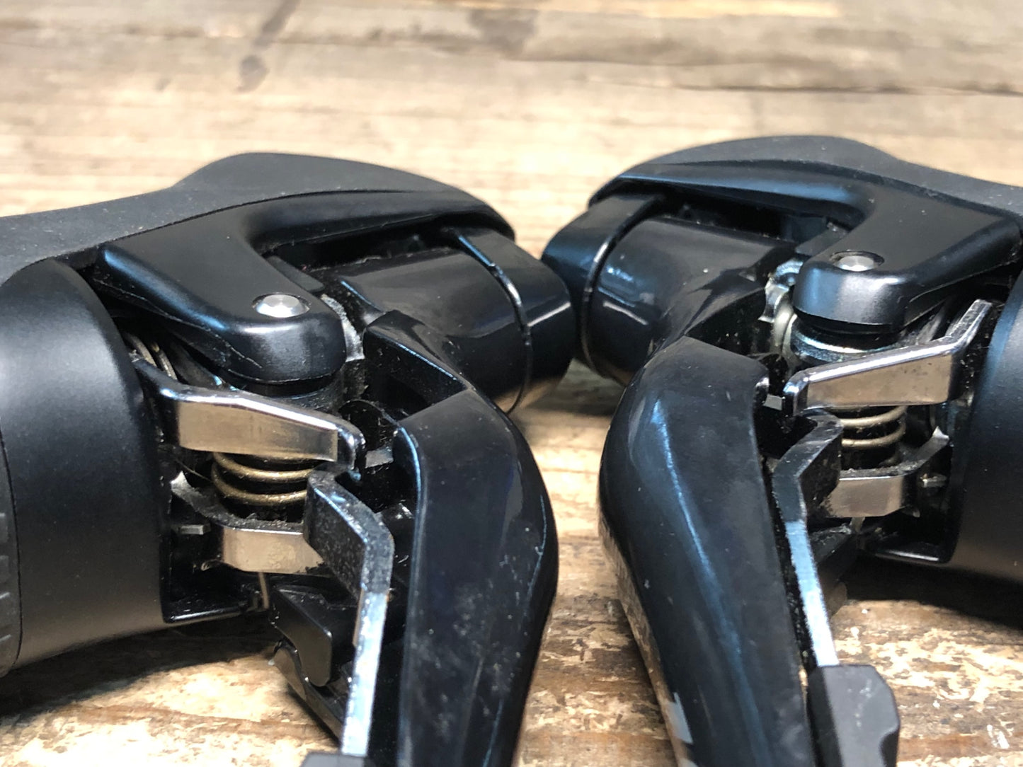 IX967 シマノ SHIMANO 105 ST-R7000 STIレバー 左右セット 2×11S ※傷あり、ブラケットに破れ