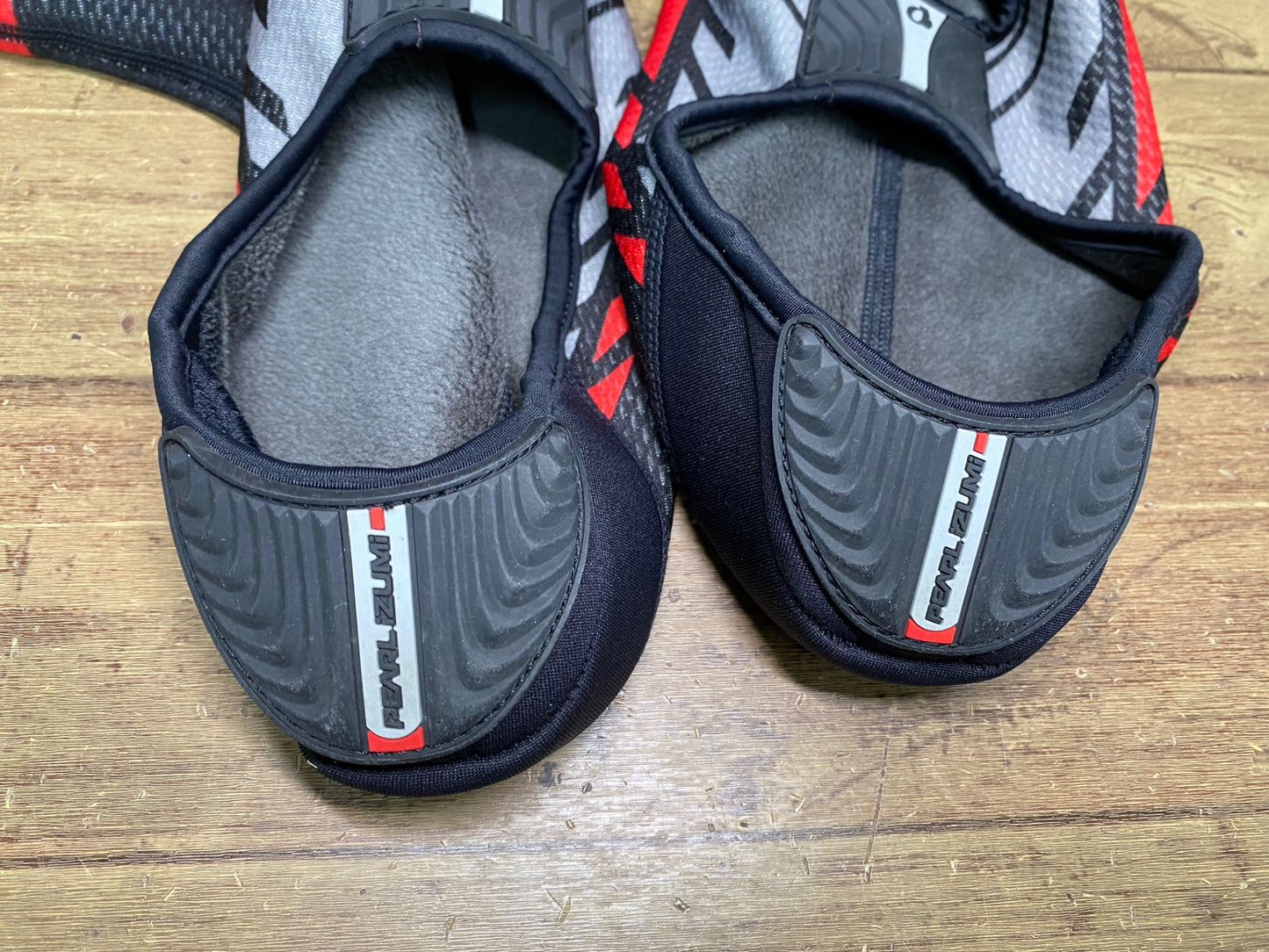 JB348 パールイズミ PEARL iZUMi シューズカバー 黒 赤 L 裏起毛 WINDBREAK