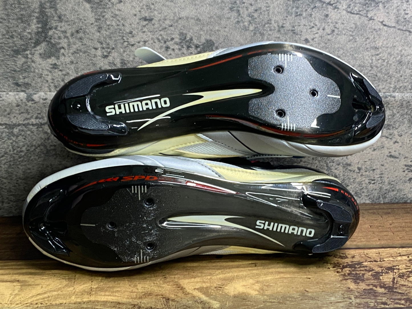 IZ290 シマノ SHIMANO SH-R133 ビンディングシューズ EU43.5 シルバー