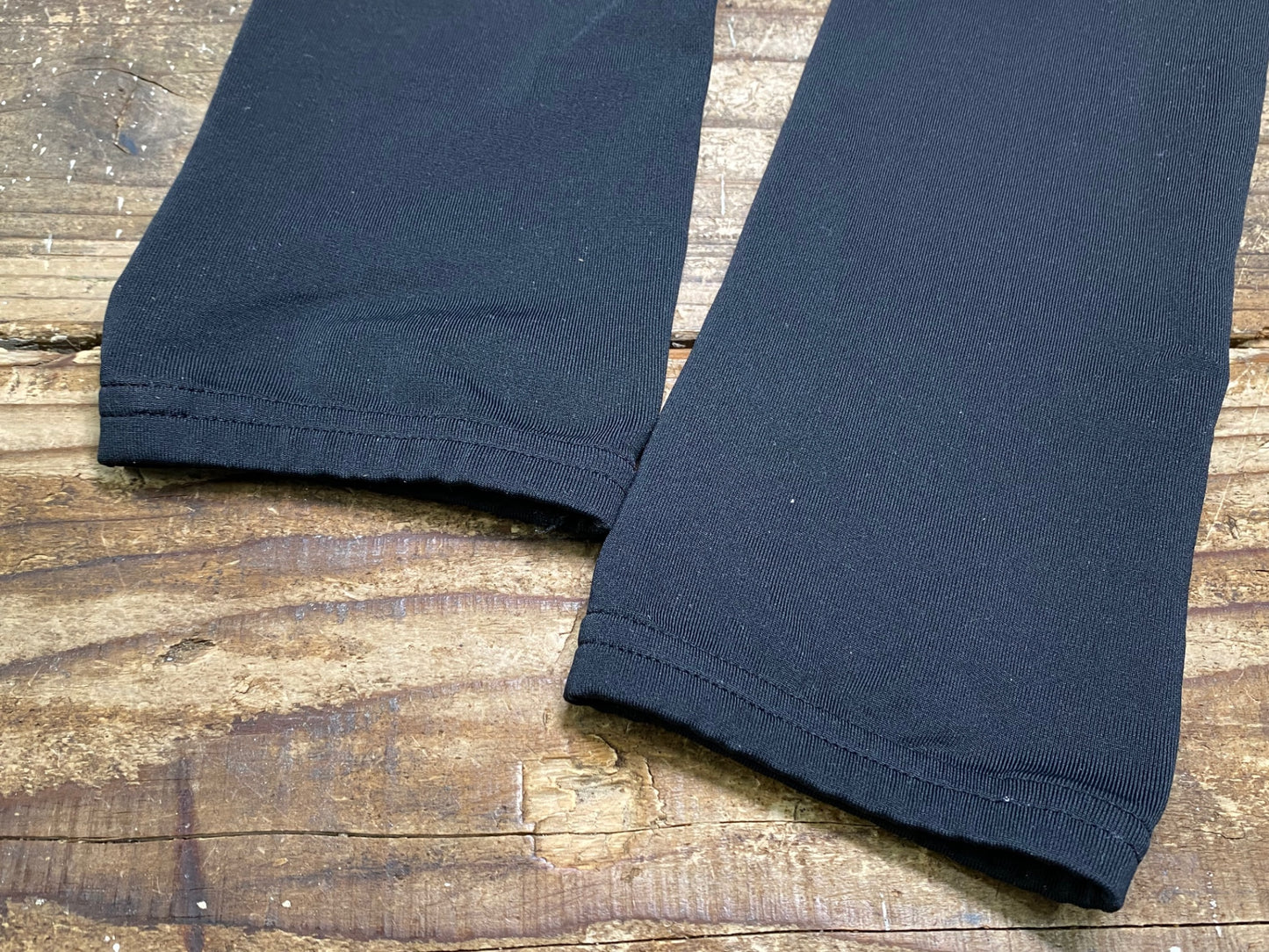 IU489 モンベル mont-bell アームカバー 黒 S