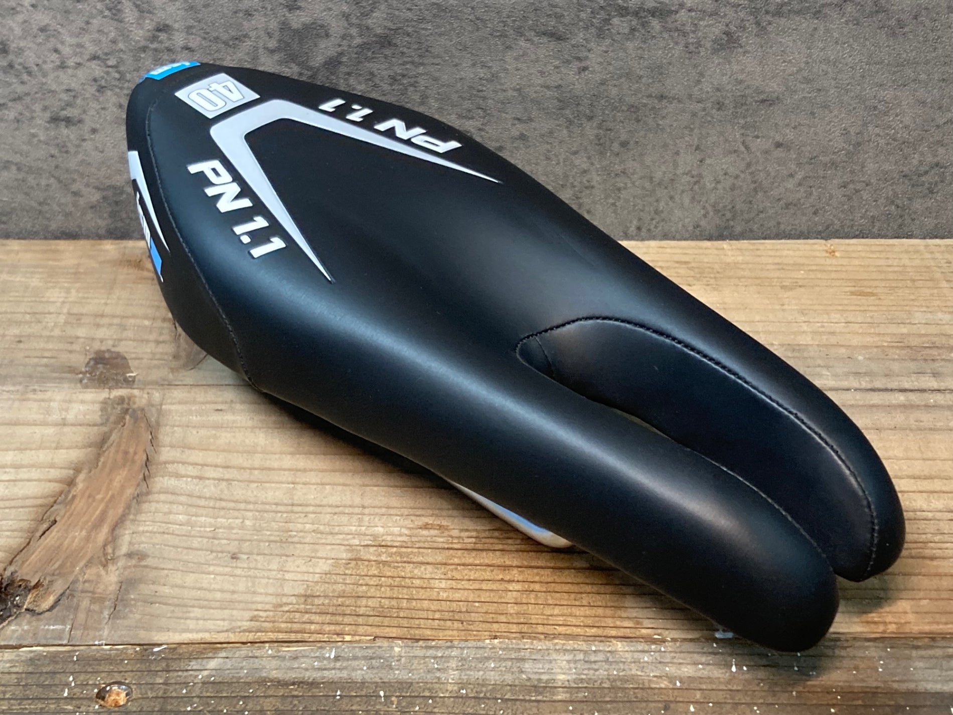 POWER W/MIMIC COMP SADDLE WMN BLK 143(143mm ブラック): サドル｜スペシャライズドオンラインストア