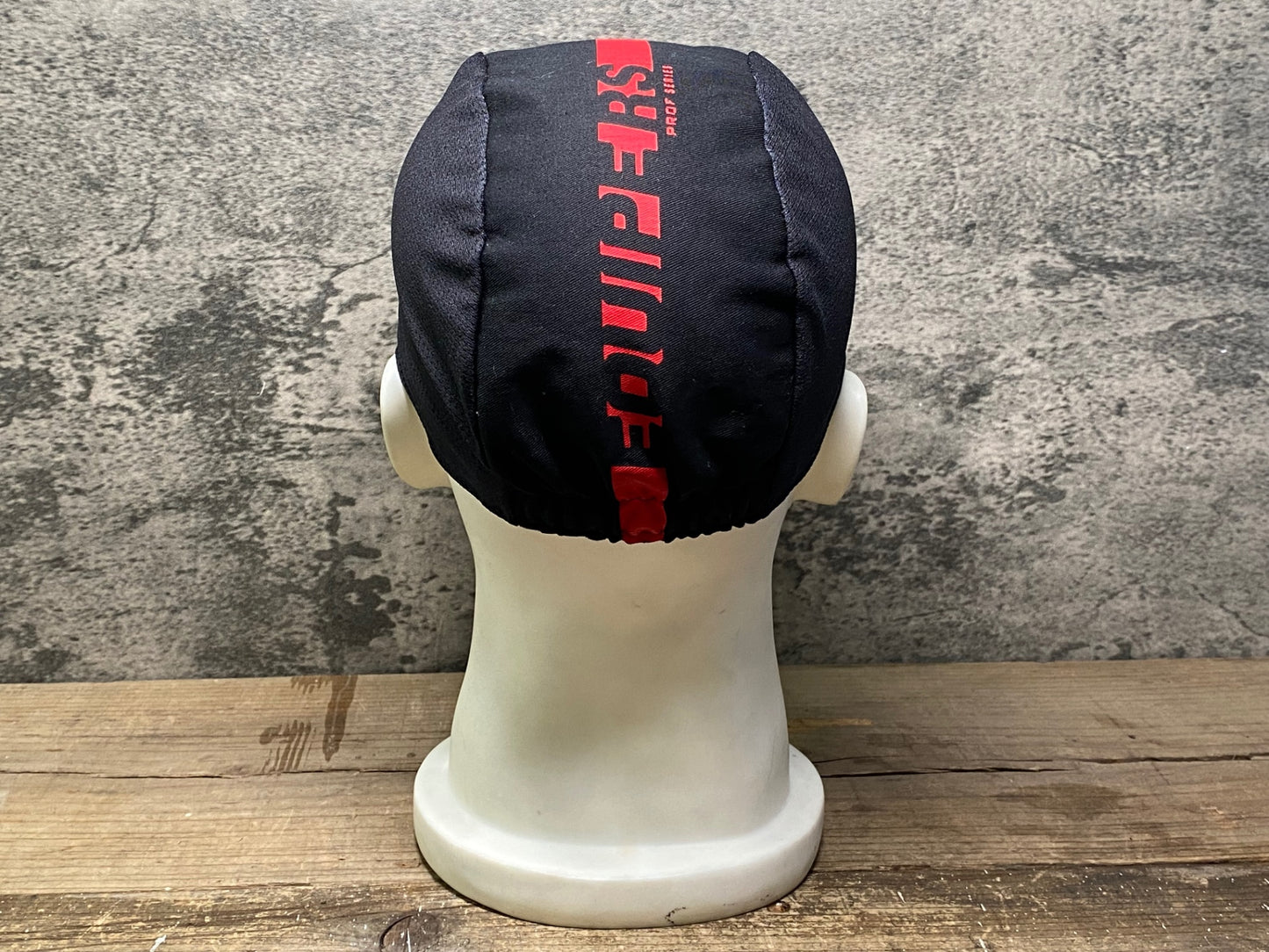 IW504 アソス Assos EQUIPE RS サイクルキャップ 黒 赤 フリーサイズ