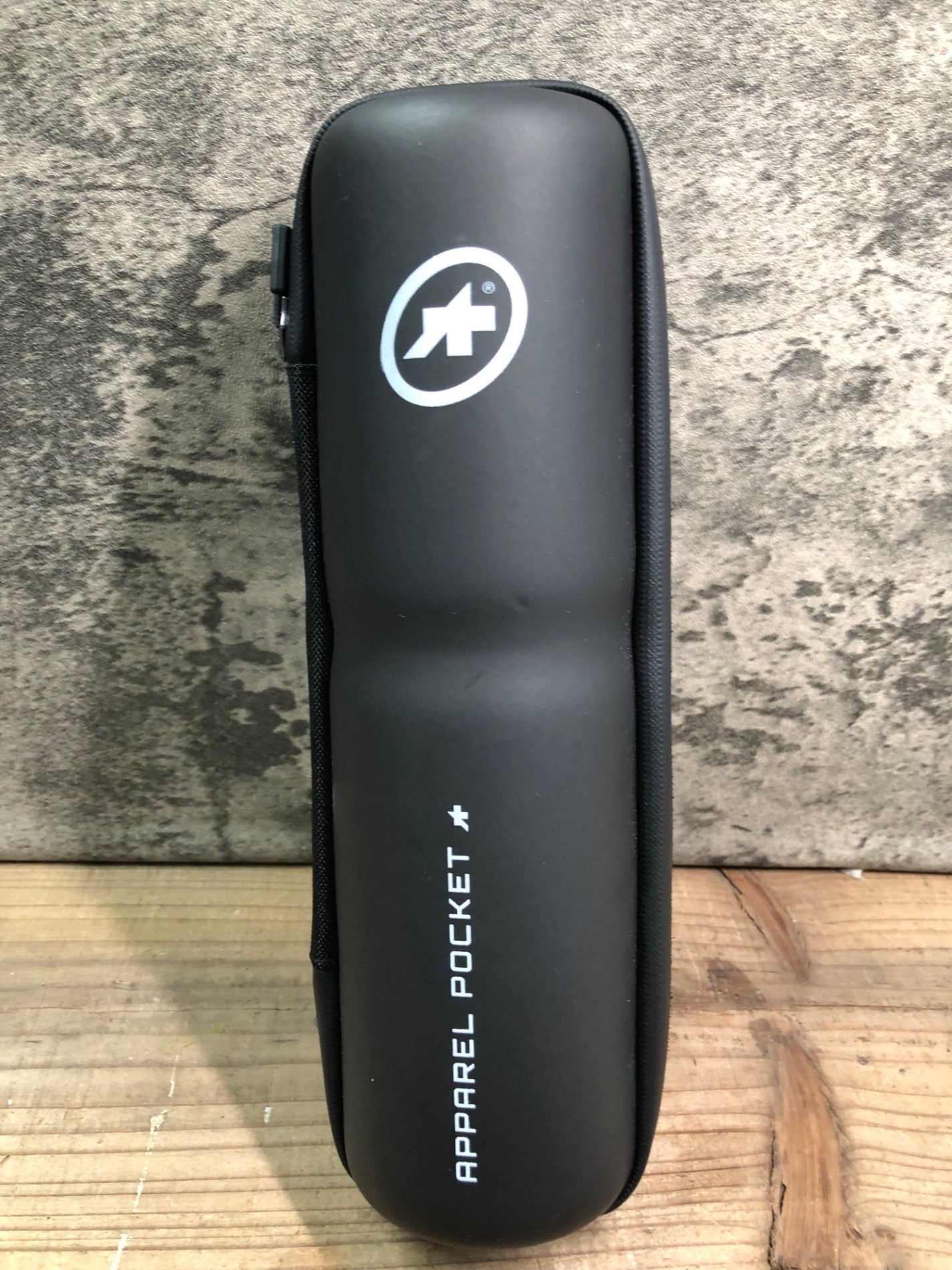 IS020 アソス assos ツールケース 黒