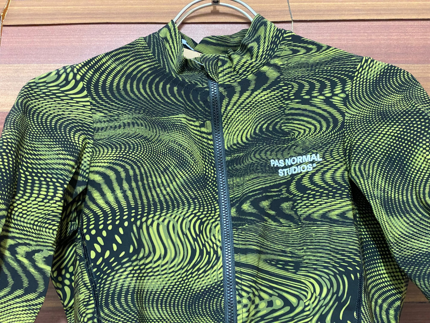 IV055 パスノーマルスタジオ PAS NORMAL STUDIOS ESSENTIAL JERSEY 半袖サイクルジャージ 緑黒 S