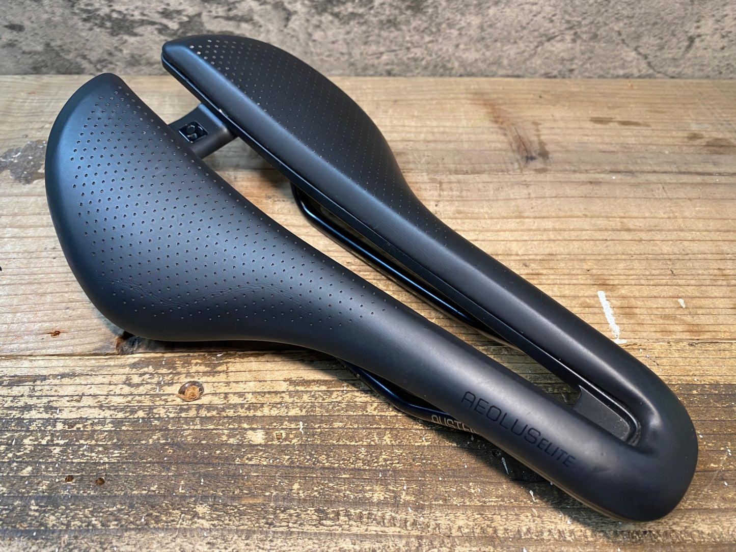 IR879 ボントレガー BONTRAGER アイオロスエリート AEOLUS ELITE サドル 黒 145mm AUSTAIN レール