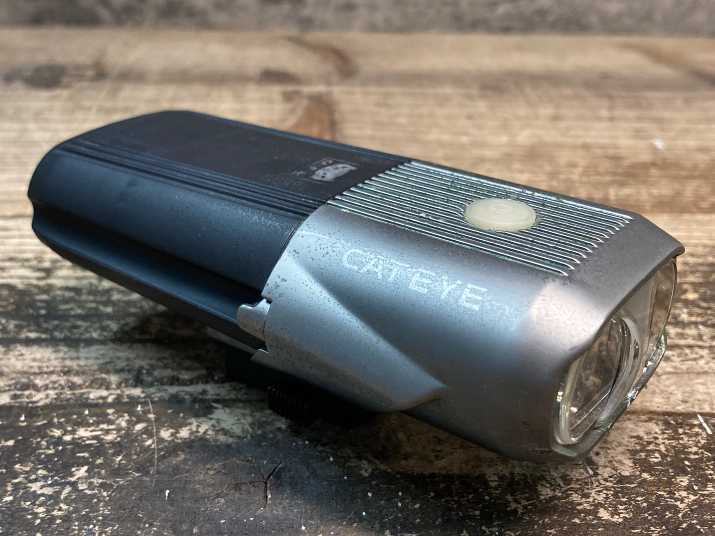 IP306 キャットアイ CAT EYE ボルト VOLT1200 ライト 点灯確認済