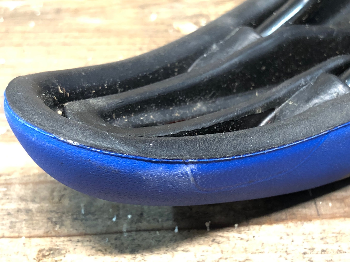 IN679 SELLE SMP エクストラ EXTRA サドル スチールレール 青