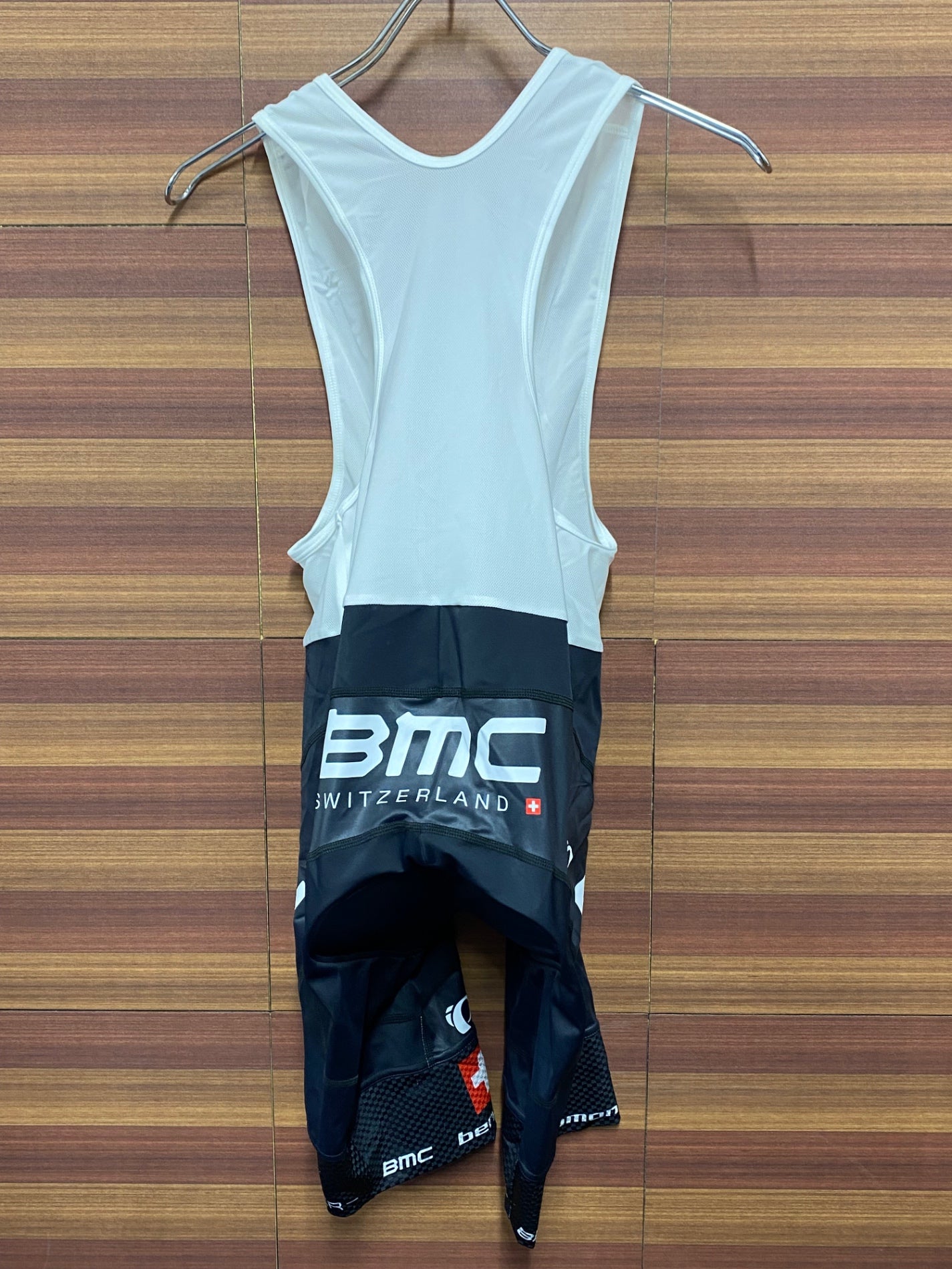 IT621 パールイズミ PEARL iZUMi ビブショーツ 黒赤 BMC S
