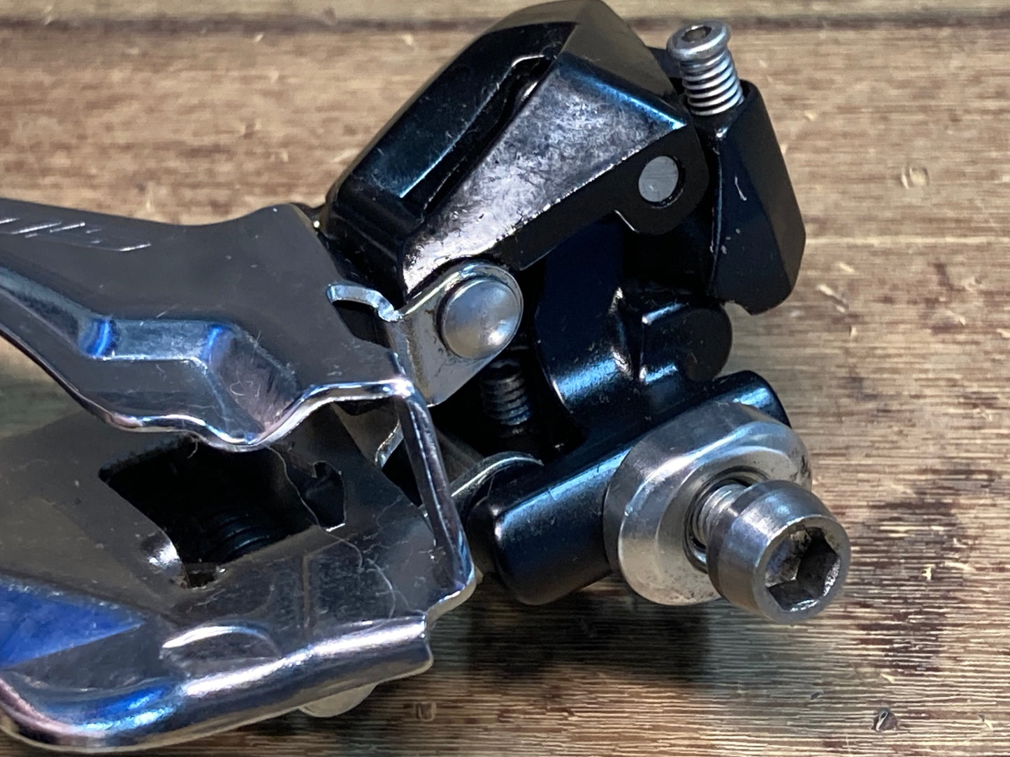 IP549 シマノ SHIMANO 105 FD-R7000 フロントディレイラー 直付け