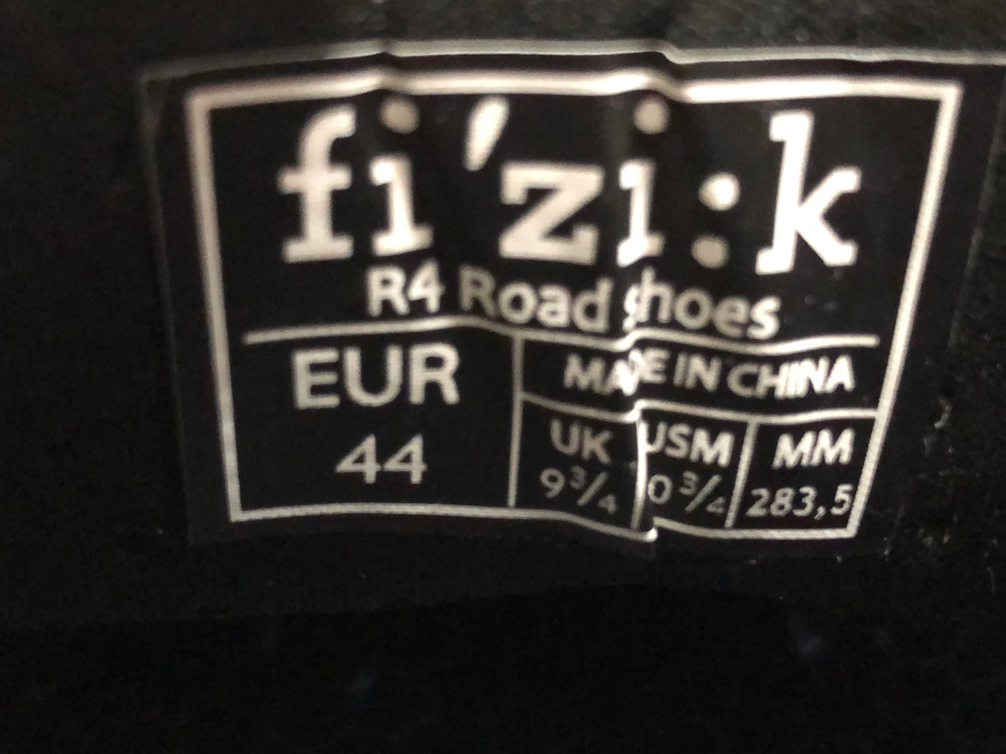 IL236 フィジーク FIZIK ROAD R4 ビンディングシューズ 黒 EU44サイズ