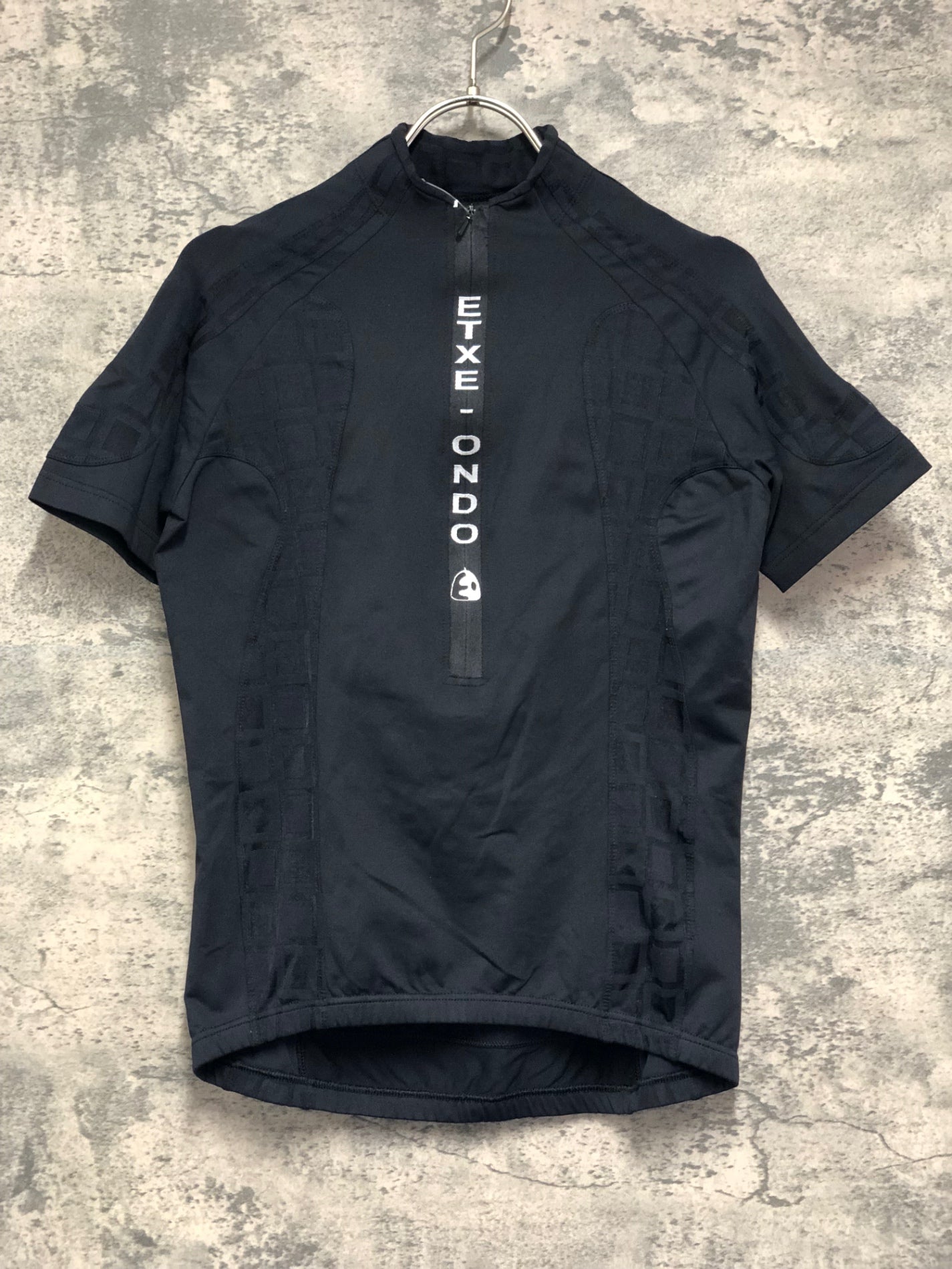 IX736 エチュオンド ETXEONDO 半袖 サイクルジャージ 黒 M