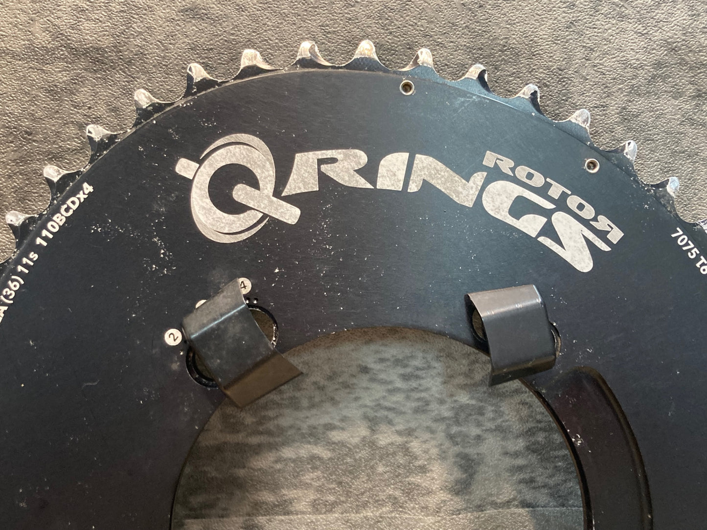 IQ326 ローター ROTOR QRINGS AERO チェーンリング 52/36T 4ARM PCD110