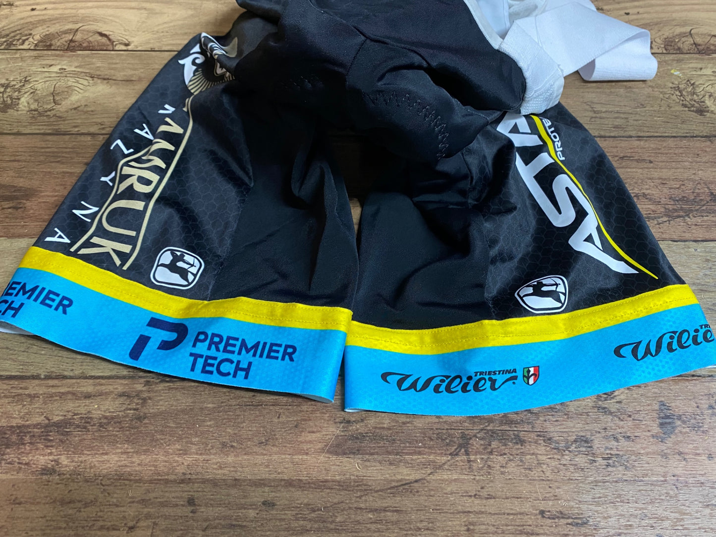 IN811 ジョルダーナ Giordana ビブショーツ 黒 白 S ASTANA PROTEAM