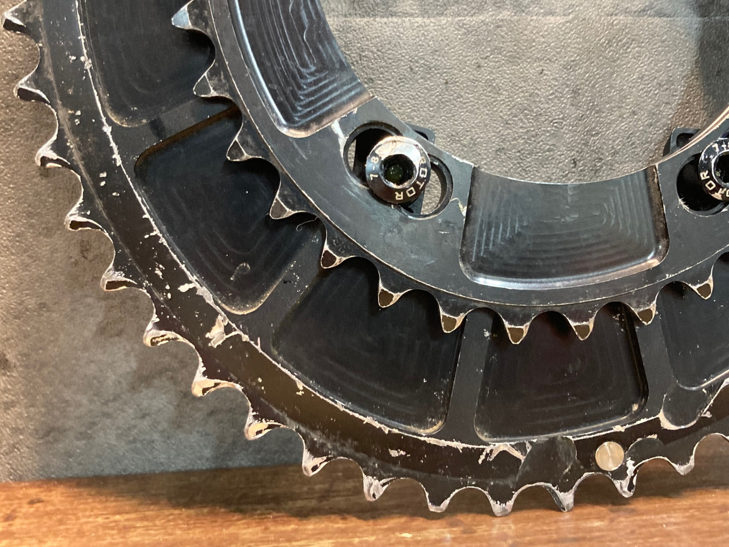 IQ326 ローター ROTOR QRINGS AERO チェーンリング 52/36T 4ARM PCD110