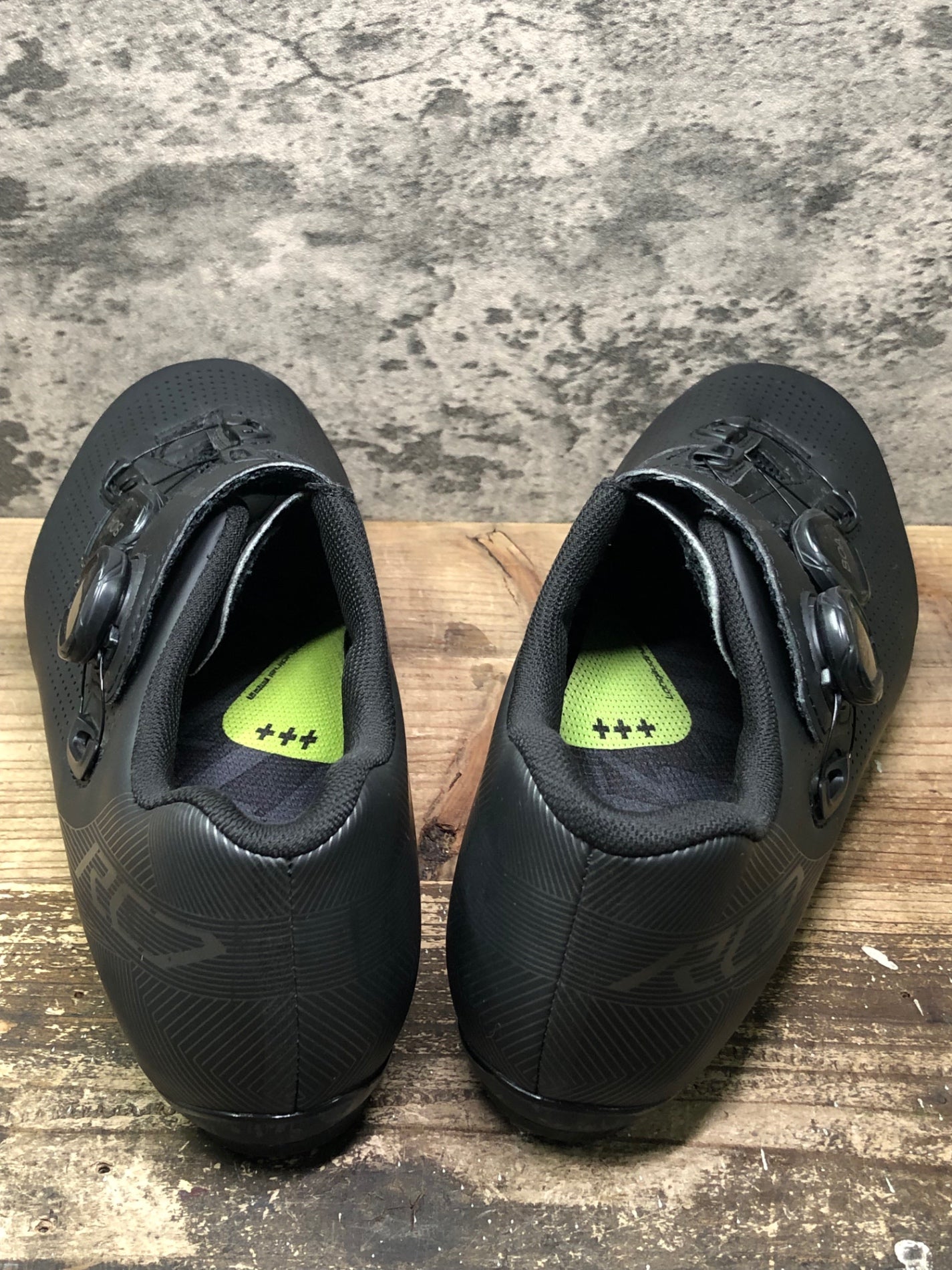 IY979 シマノ SHIMANO SHRC701M ビンディングシューズ SPD-SL 黒 EU43
