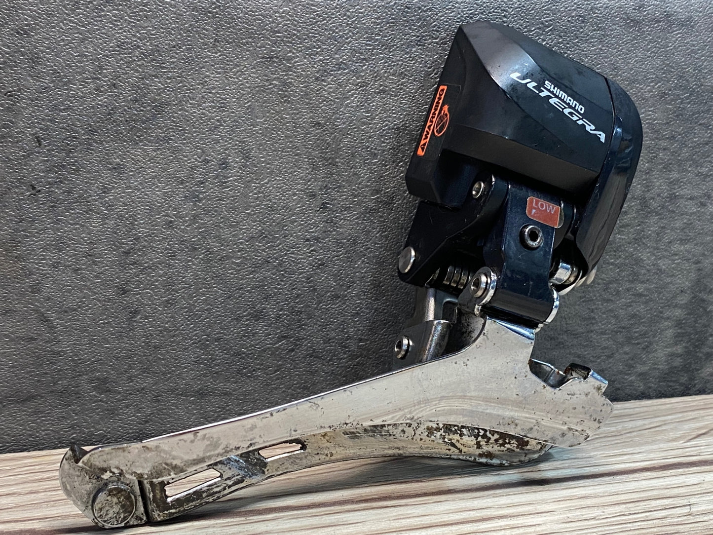 IN129 シマノ SHIMANO アルテグラ ULTGRA FD-6870 DI2 電動 2S フロントディレイラー