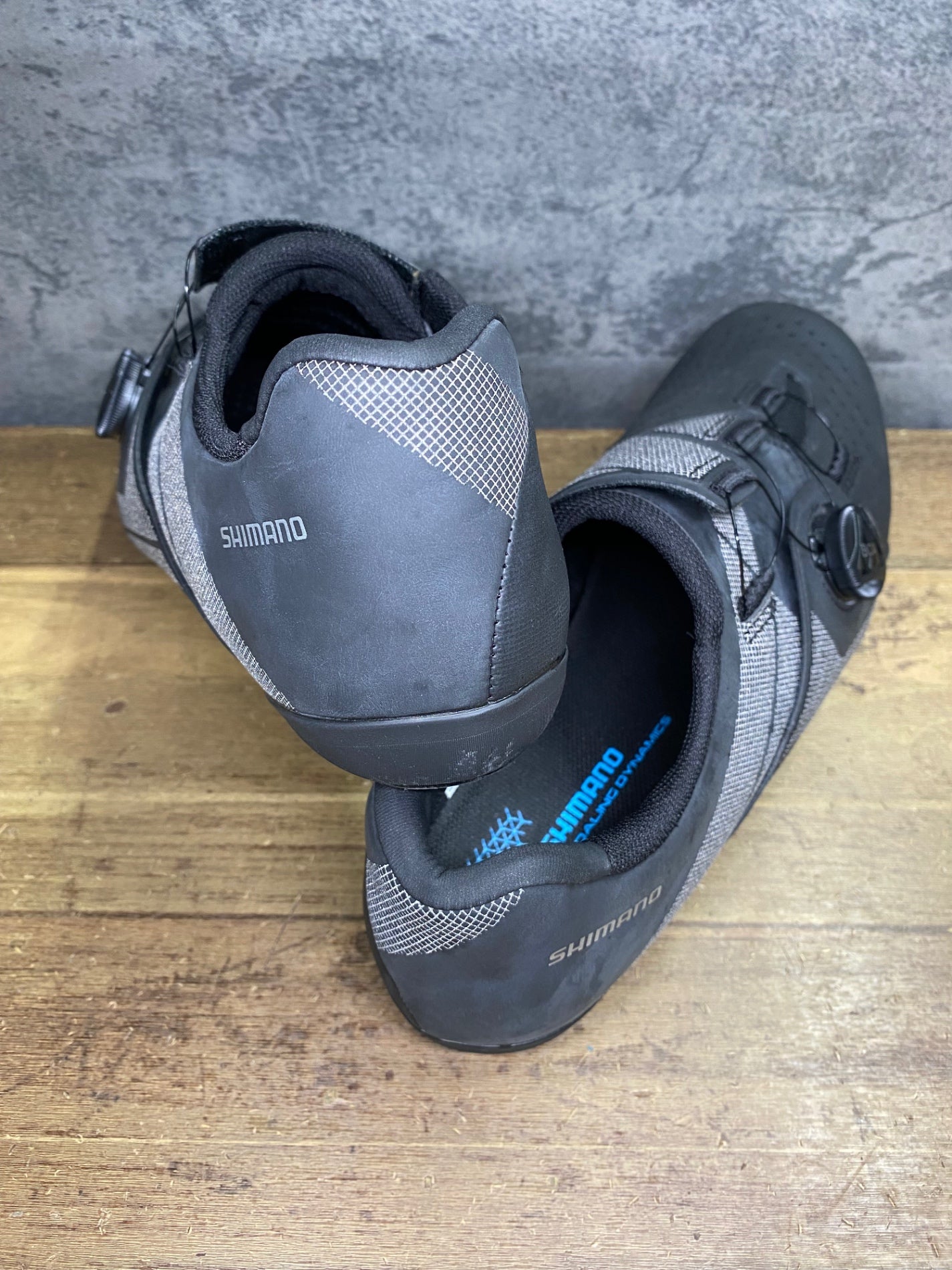 IZ221 シマノ SHIMANO RC3 SH-RC300M ビンディングシューズ 黒 EU43 SPD-SL