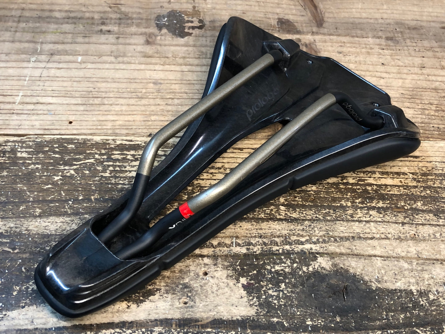 JC141 プロロゴ prologo スクラッチ SCRATCH MS サドル 黒 TiroXレール