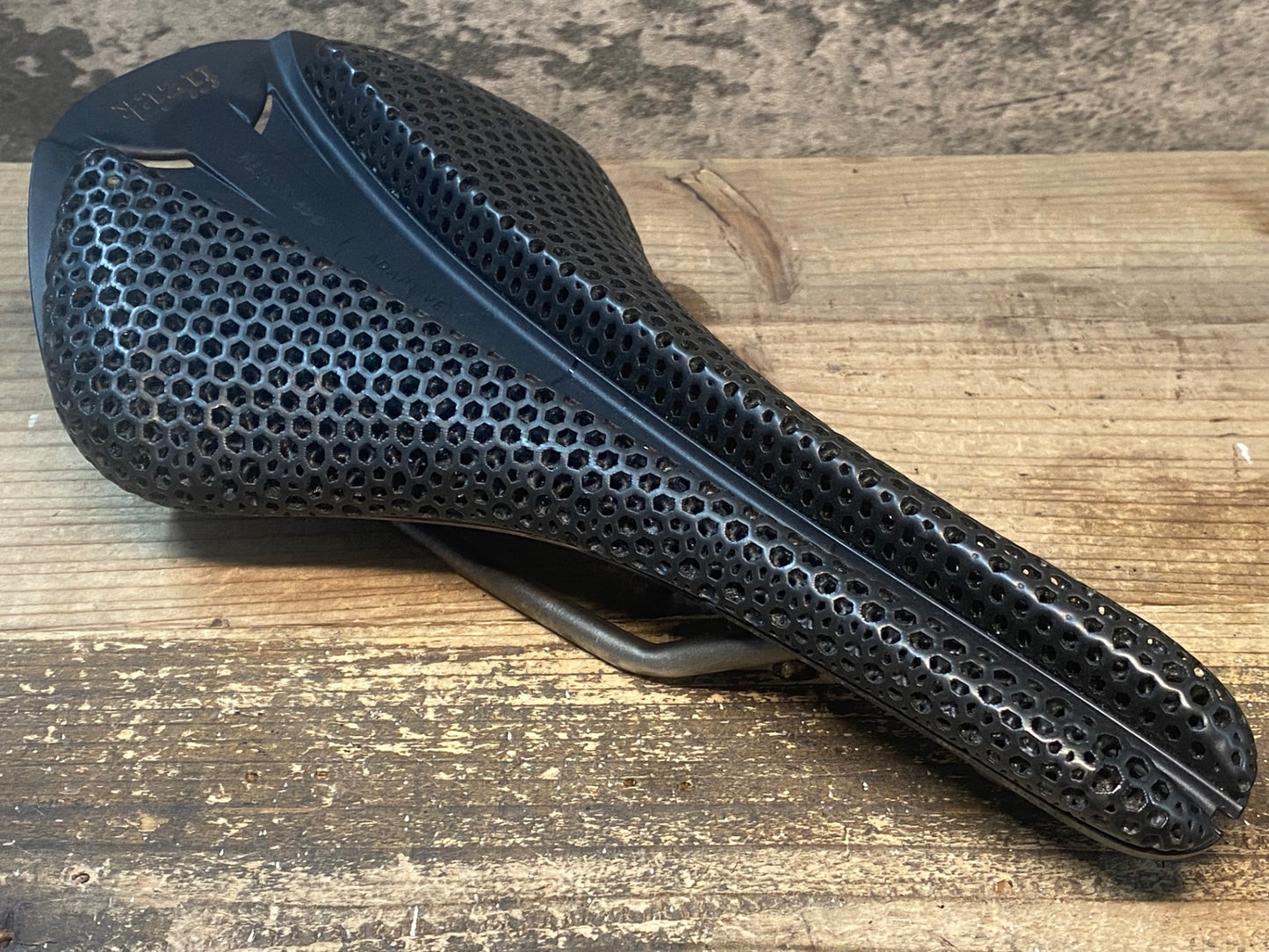 IW562 フィジーク fizik アンタレス ANTARES VERSUS EVO R3 ADAPTIVE サドル 139mm kiumレール