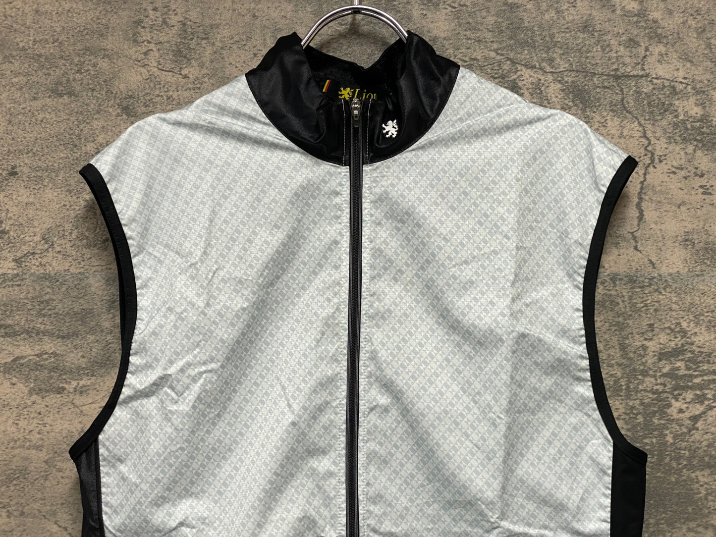 JB018 リオンドカペルミュール Lion de KAPELMUUR サイクルベスト ジレ 白 黒 XL