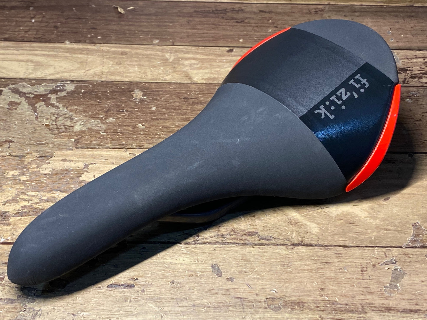 IB073 フィジーク fizik ALIANTE R1 サドル 黒 カーボンレール