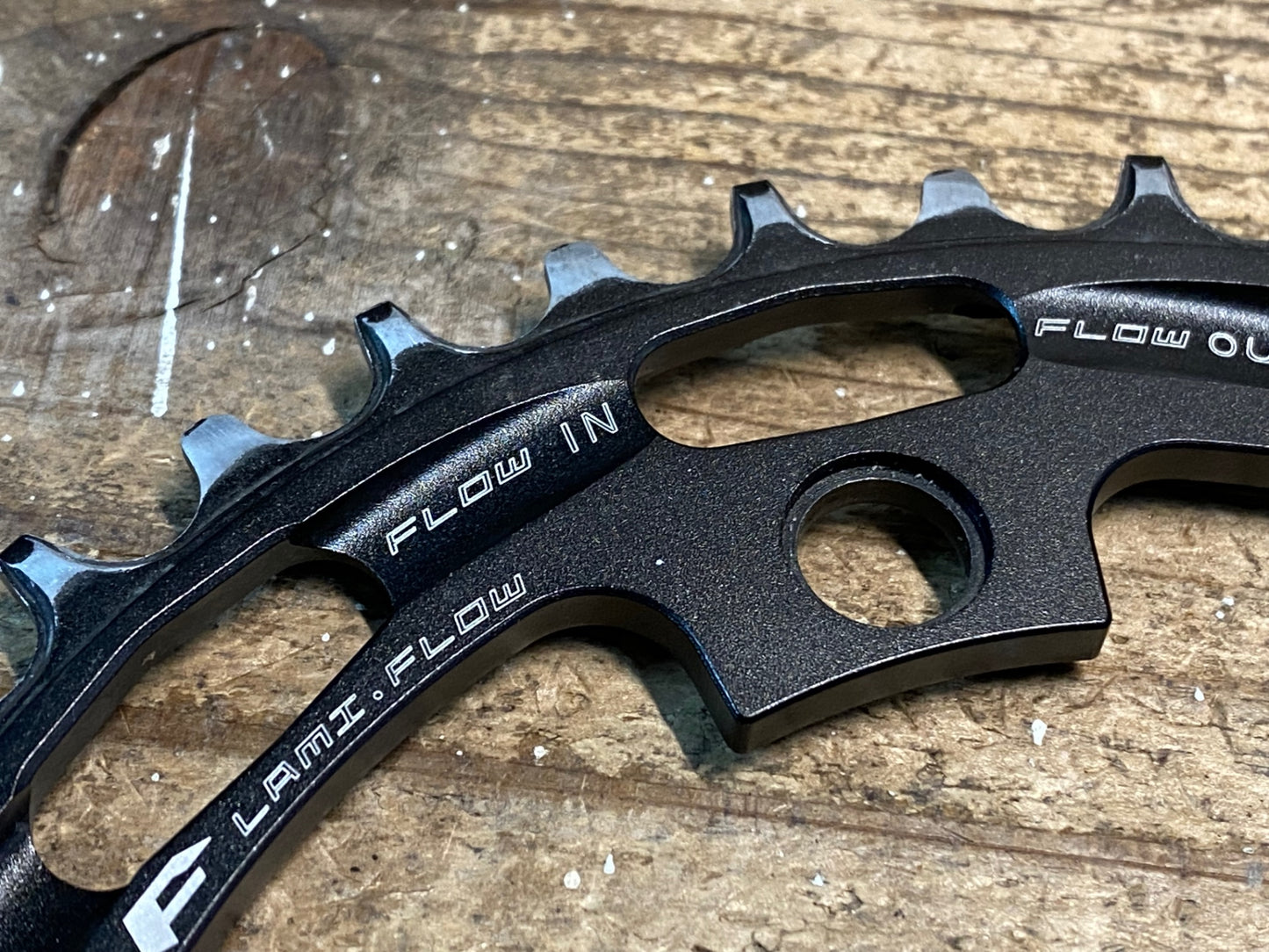 IX729 リデア RIDEA LAMI FLOW チェーンリング 黒 40T BCD110 シマノ11s