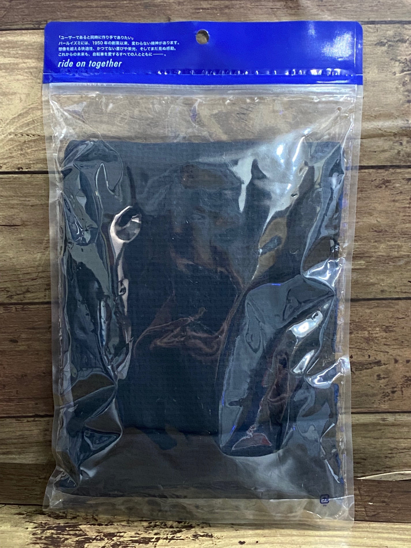 IQ228 パールイズミ PEARL iZUMi 長袖 ベースレイヤー 黒 カモ柄 M