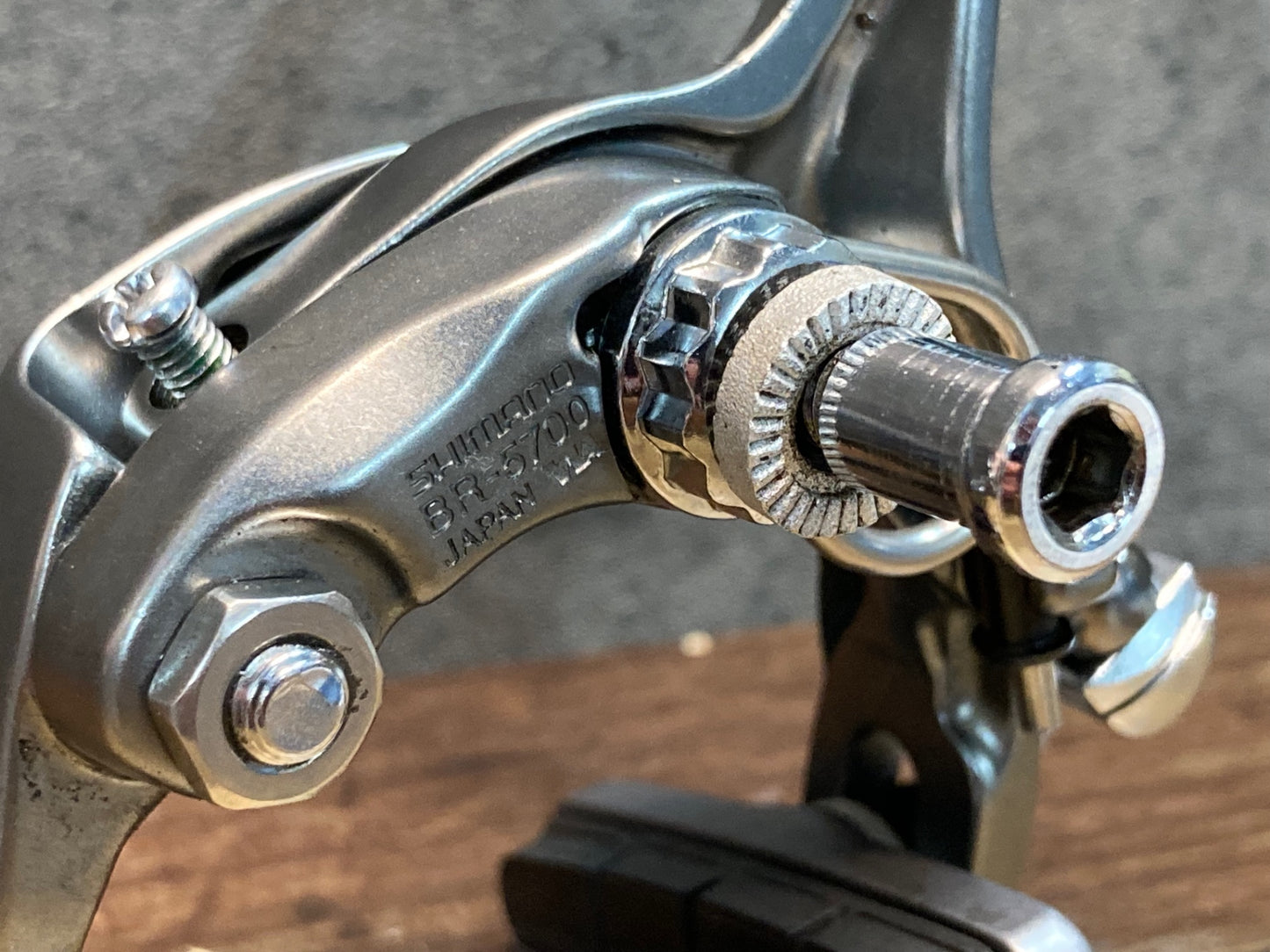 IR502 シマノ SHIMANO 105 BR-5700 キャリパーブレーキ 前後セット シルバー