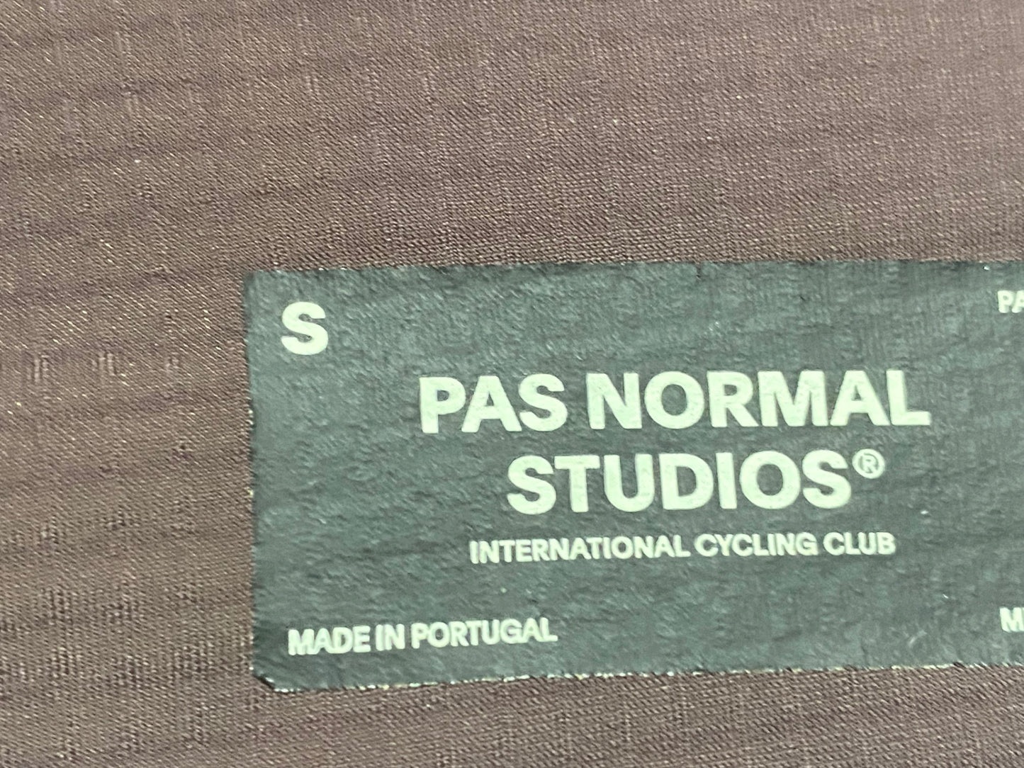 JC438 パスノーマルスタジオ Pas Normal Studios | PAS Mechanism Pro Longsleeve Jersey 長袖 サイクルジャージ ダークレッド S