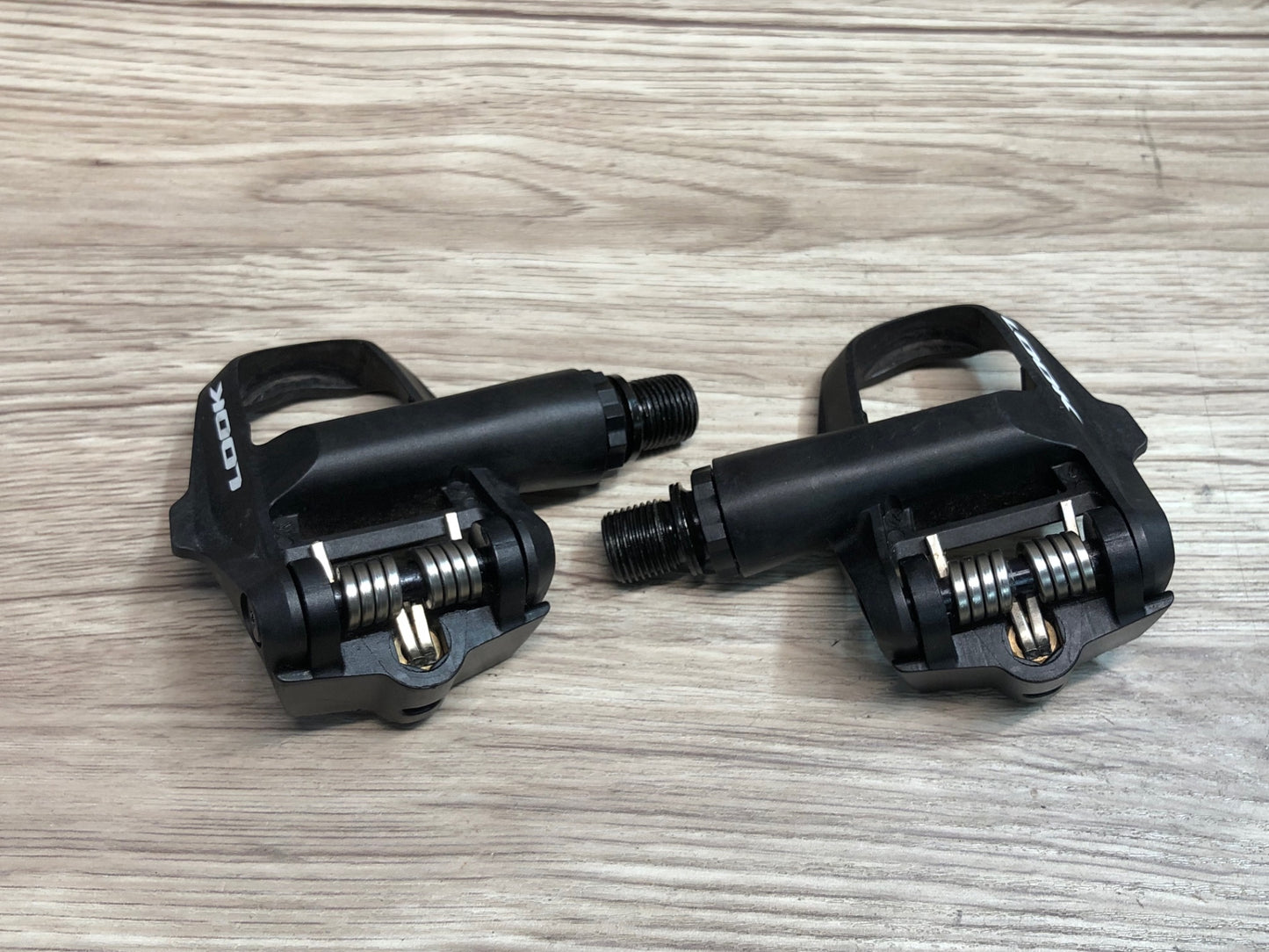 IU260 ルック LOOK KEO 2 MAX CARBON ビンディングぺダル 黒