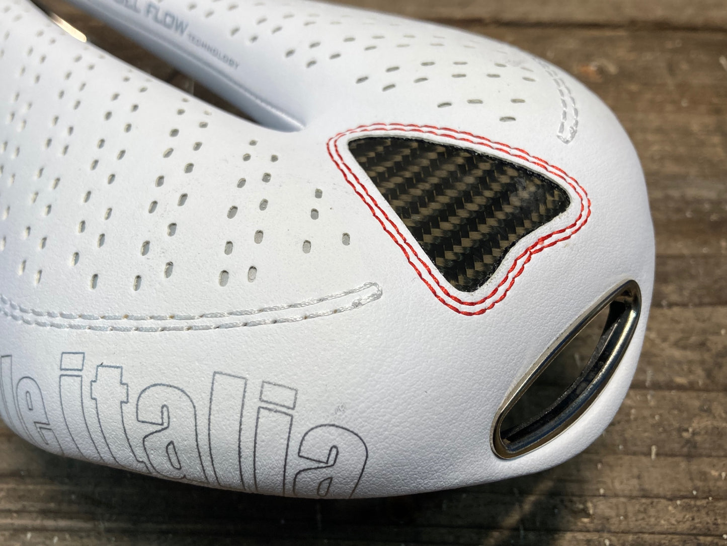 IP824 セライタリア selle italia フライト FLITE GEL FLOW TI316レール 白