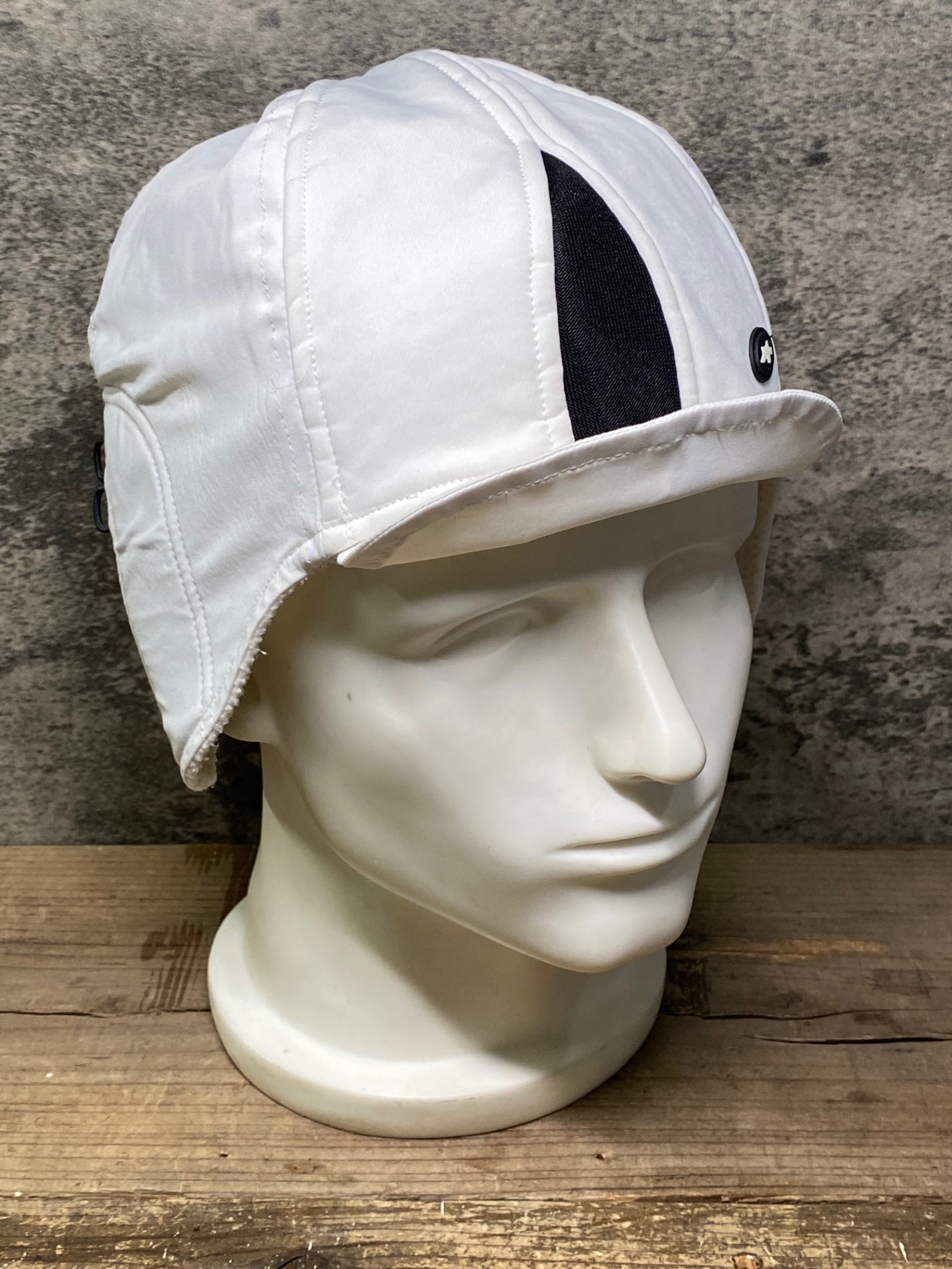 IW508 アソス Assos WINTER サイクルキャップ 白 フリーサイズ 裏起毛