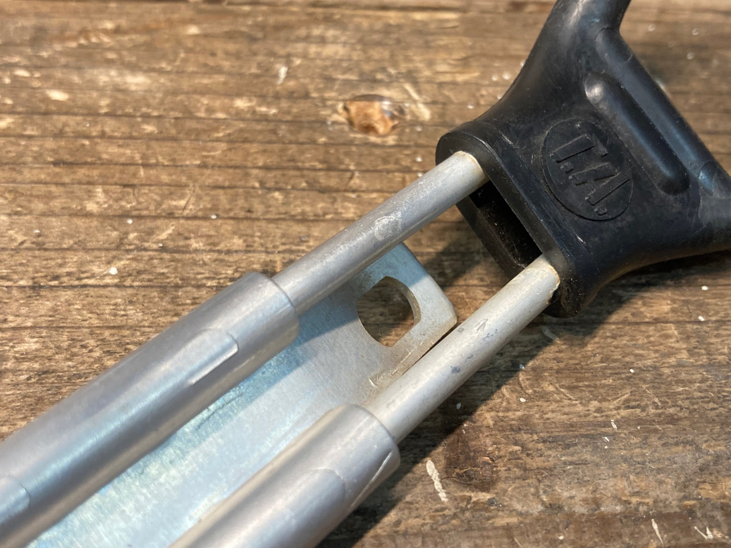 IO835 TA SPECIALITIES ボトルケージ