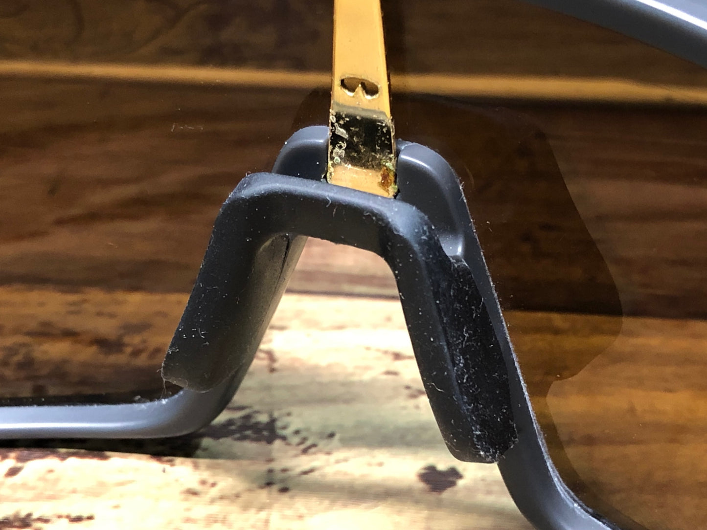 IL735 オークリー OAKLEY SUTRO PRIZMレンズ アイウェア サングラス 黒 ゴールド