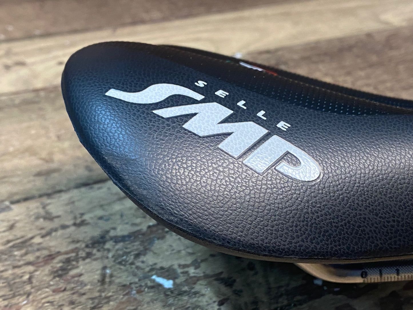 IH384 SELLE SMP ヘル HELL サドル 黒 ステンレスレール