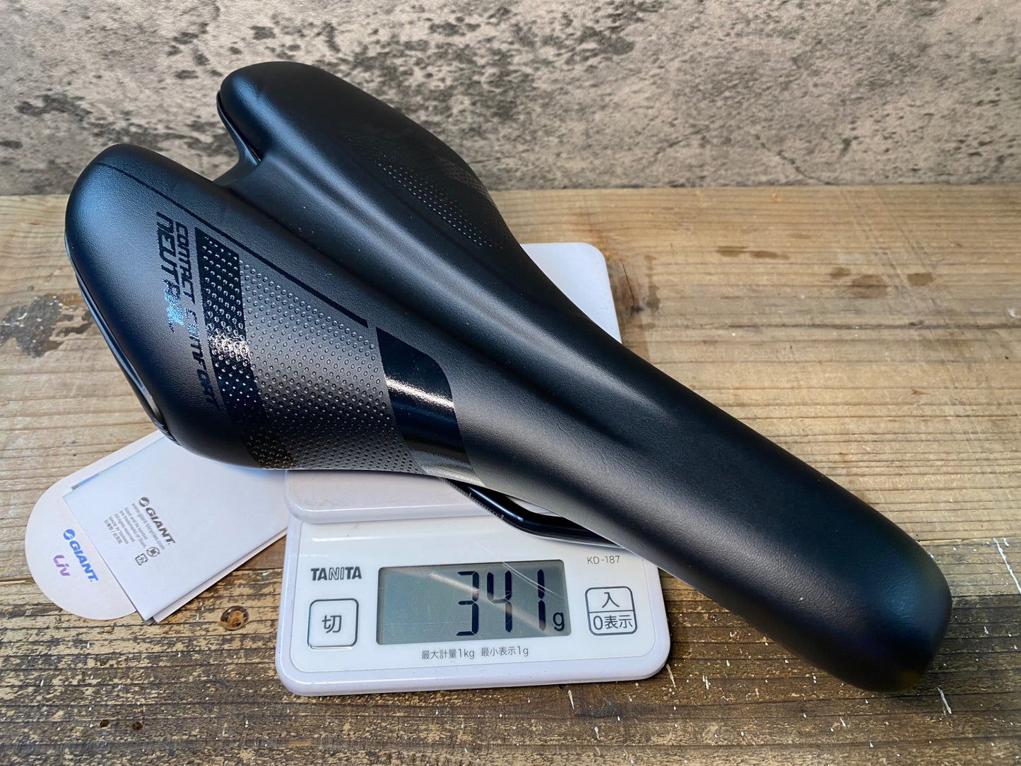 IW003 ジャイアント GIANT CONTACT COMFORT NEUTRAL サドル 黒 クロモリ