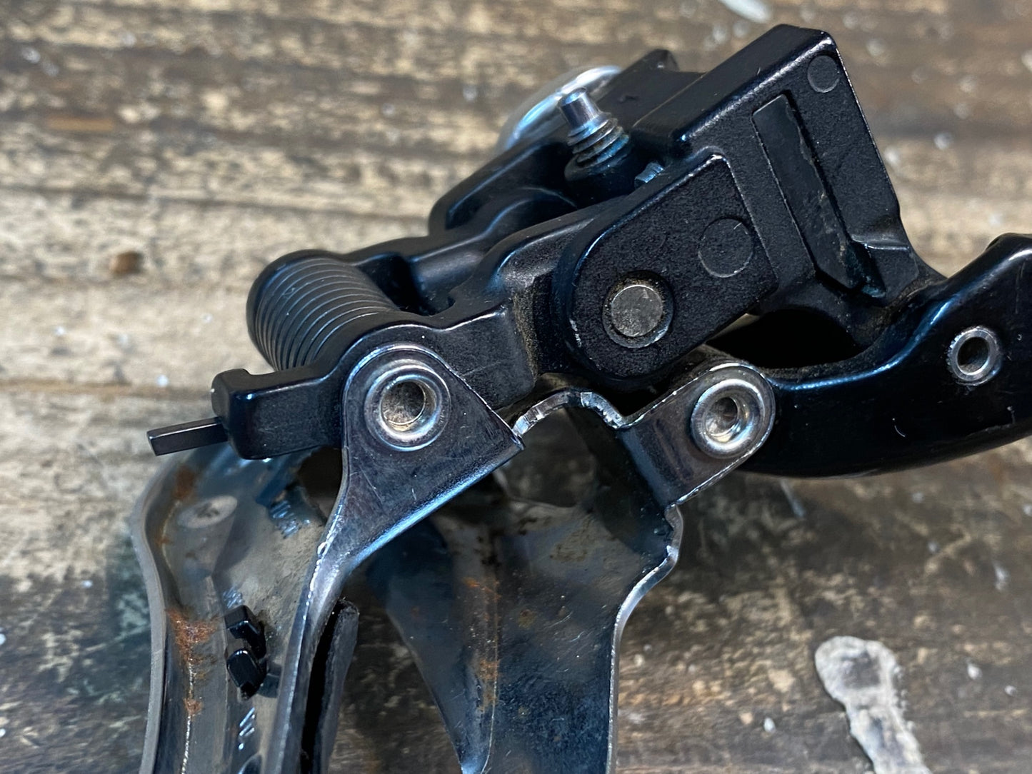 IU996 シマノ SHIMANO 105 FD-5800 フロントディレイラー 2S 直付