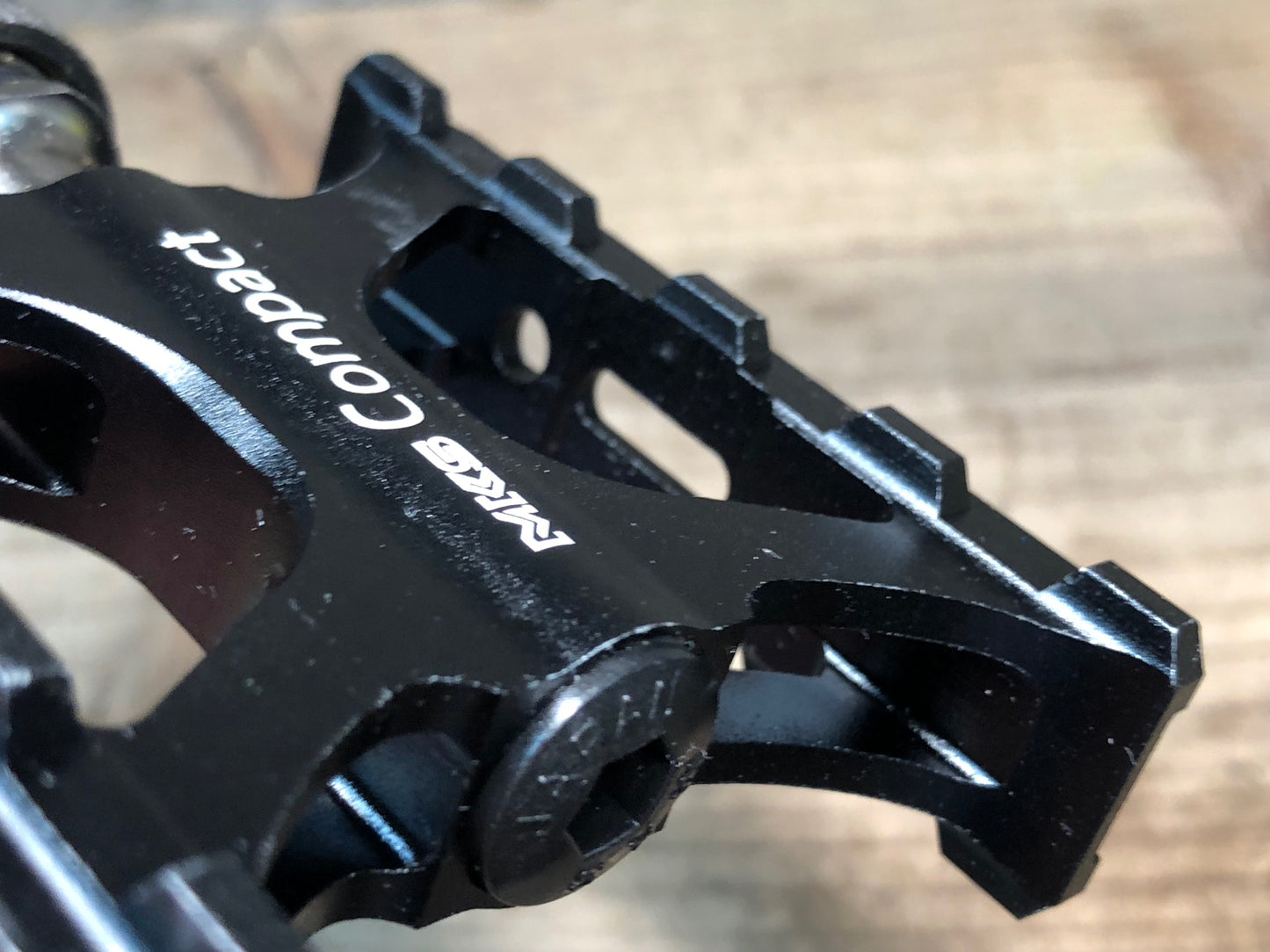 IW899 三ヶ島 MKS Compact EZY フラットペダル ブラック