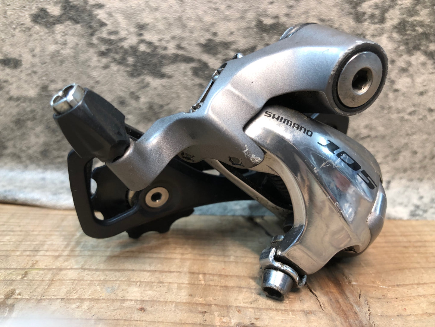 IR501 シマノ SHIMANO 105 RD-5701 リアディレイラー 10S シルバー