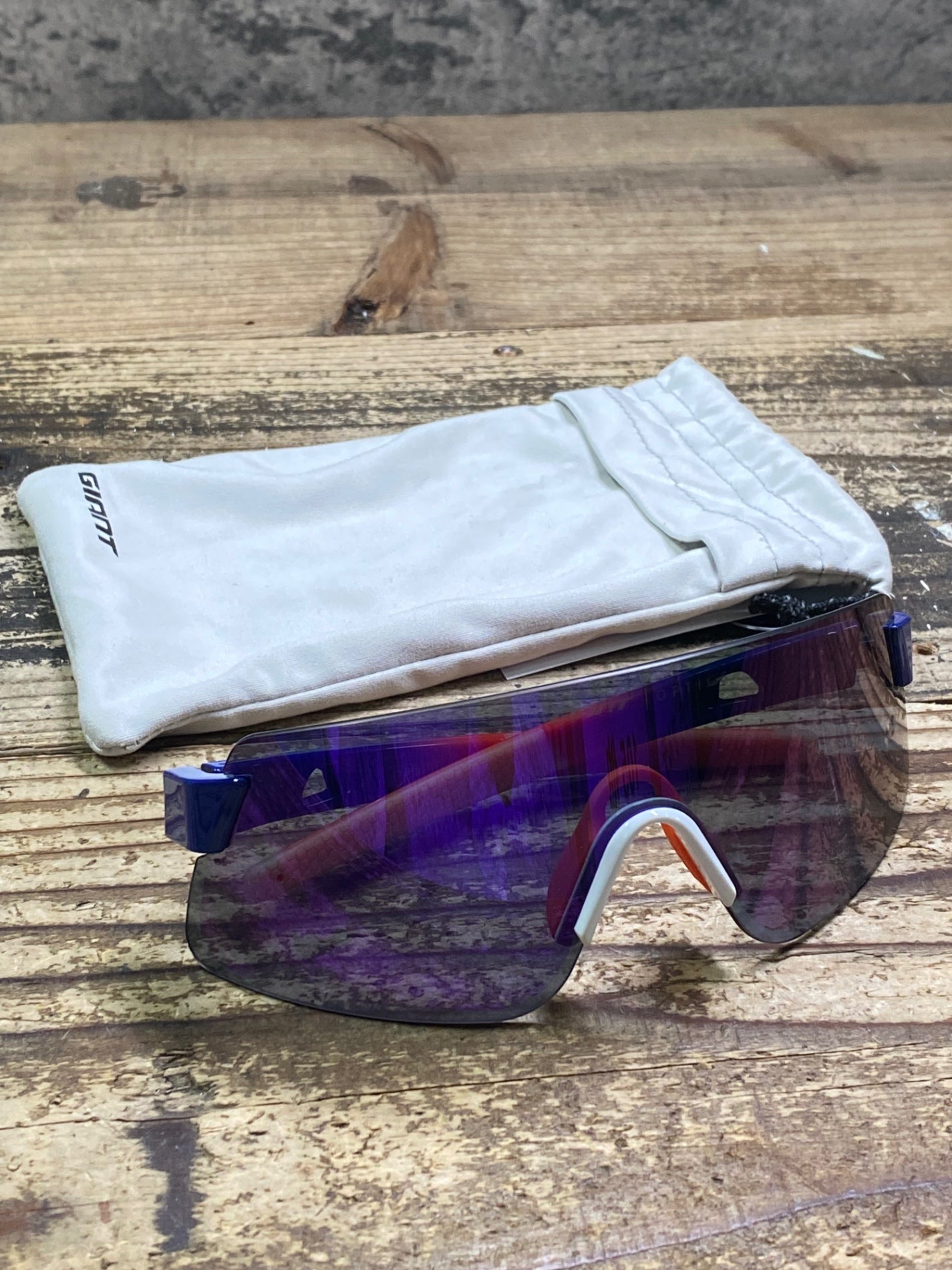 JD573 ジャイアント GIANT Helio D01 サングラス アイウェア 紺 オレンジ レンズ剥げ