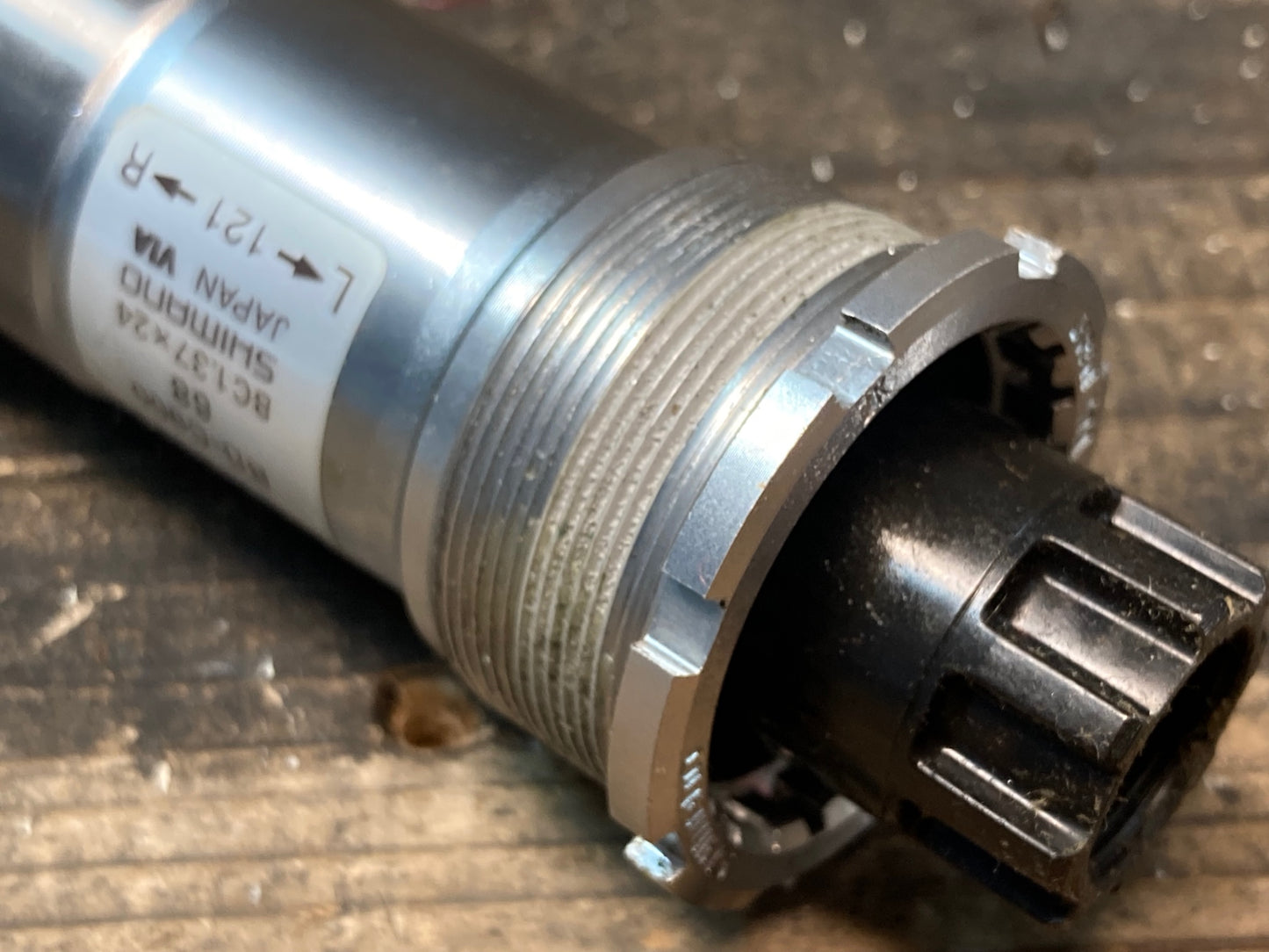 IS153 シマノ SHIMANO ネクサーヴ NEXAVE BB-C900 BB 121mm 68mm