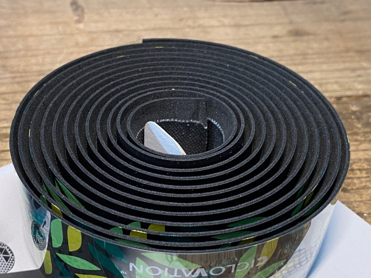 IY266 シクロべーション CICLOVATION LEATHER TOUCH RAINFOREST バーテープ 黒 緑