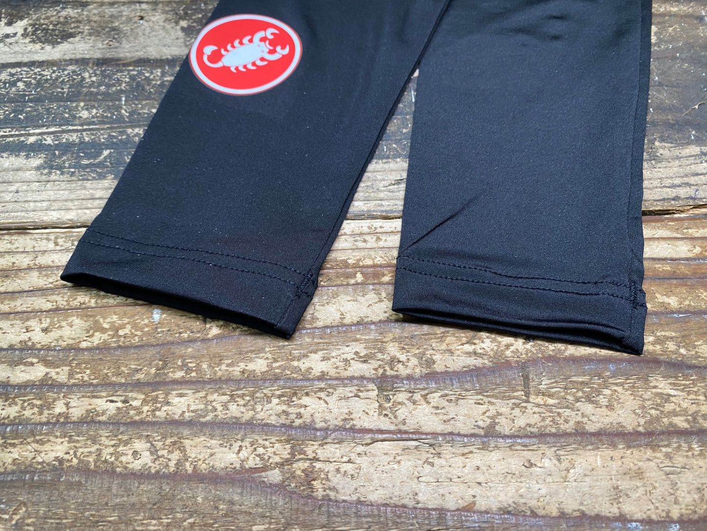 IV860 カステリ CASTELLI UPF 50+ ARM SKINS アームカバー 黒 M