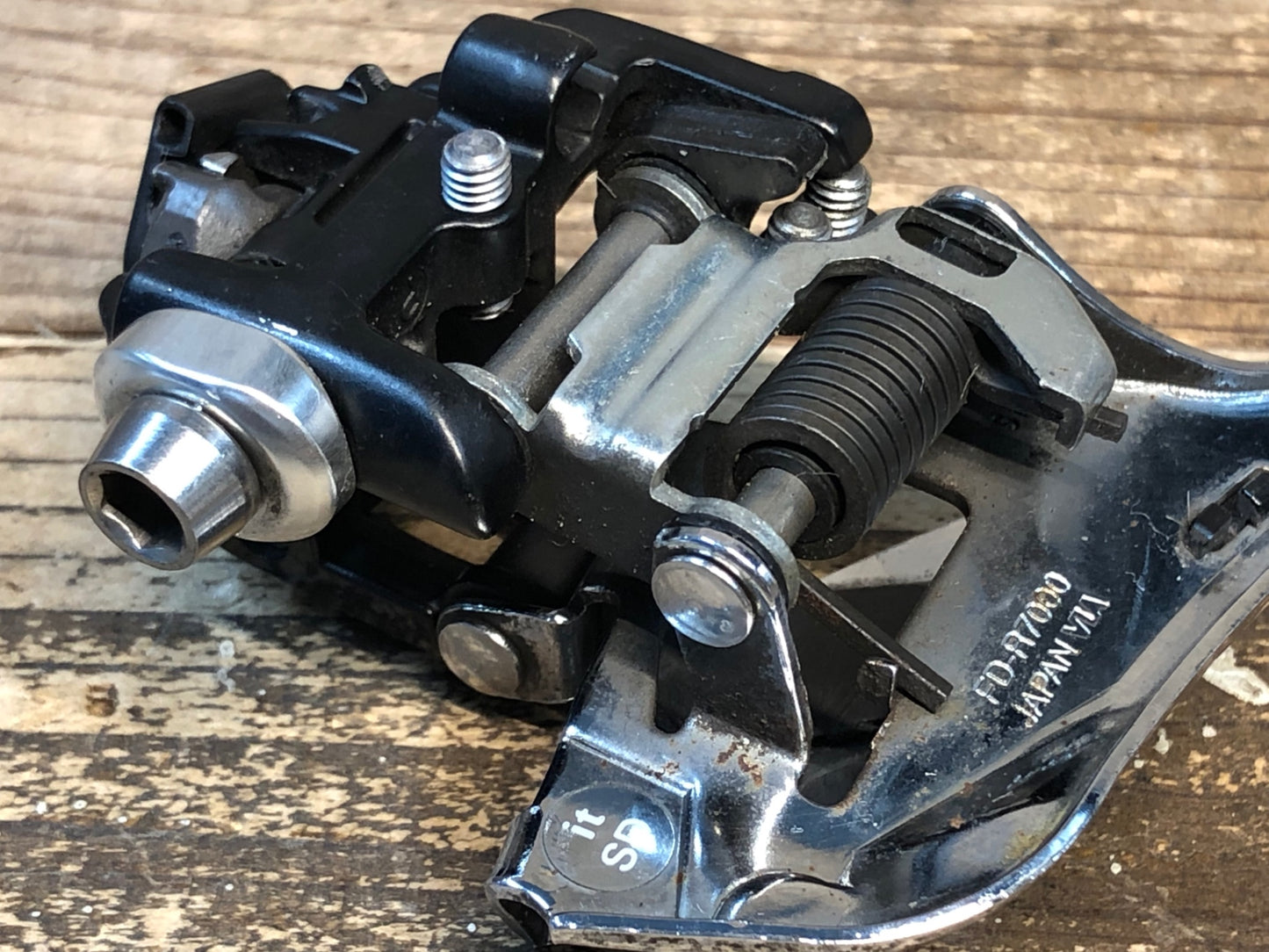 IZ782 シマノ SHIMANO 105 FD-R7000 フロントディレイラー 2S 直付