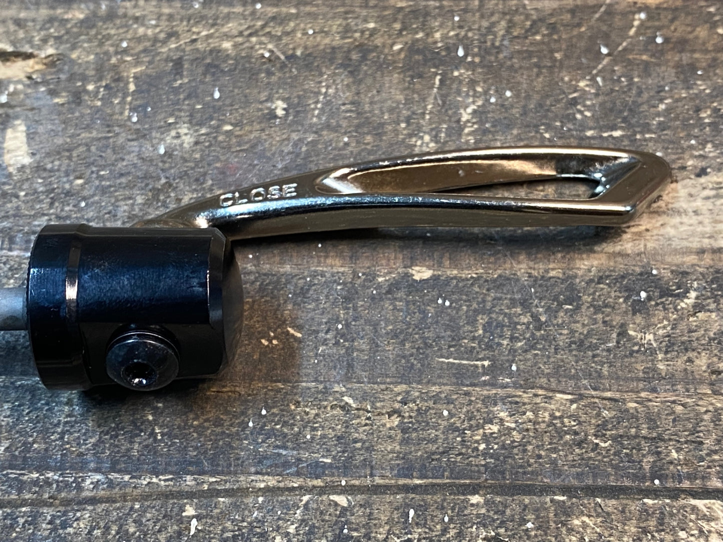 IU879 ロヴァール ROVAL クイック リア